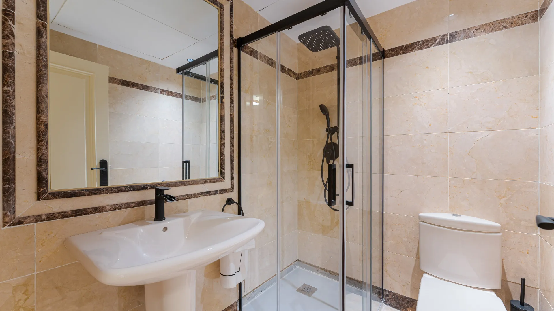 3 bedrooms apartment in Sierra Blanca for sale