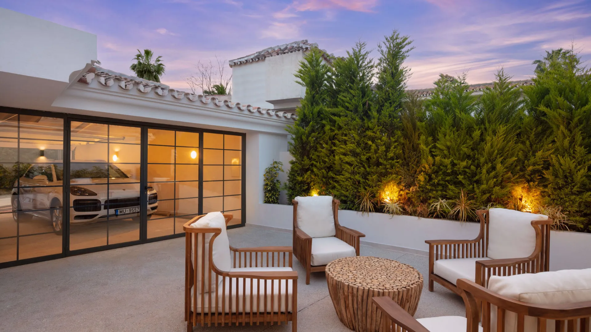 For sale villa in Nueva Andalucia with 5 bedrooms
