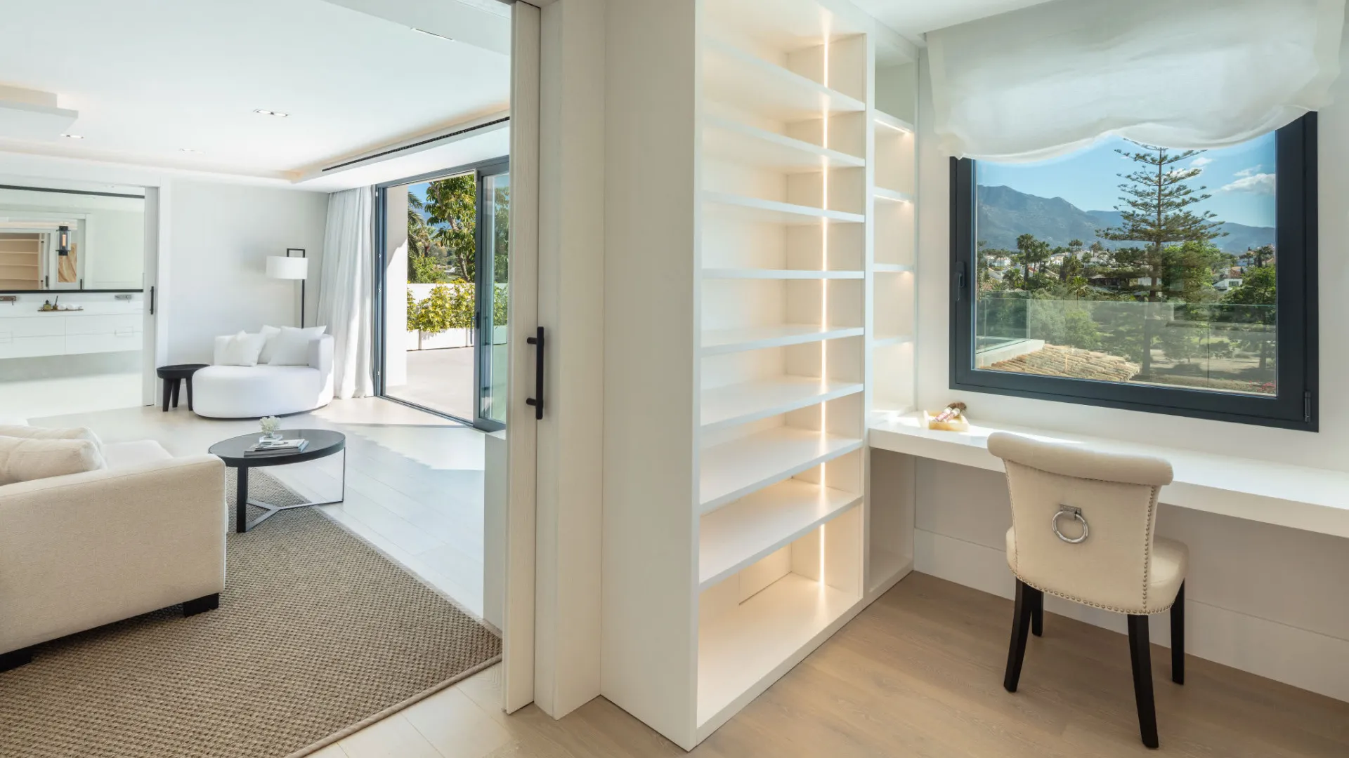 For sale villa in Nueva Andalucia with 5 bedrooms
