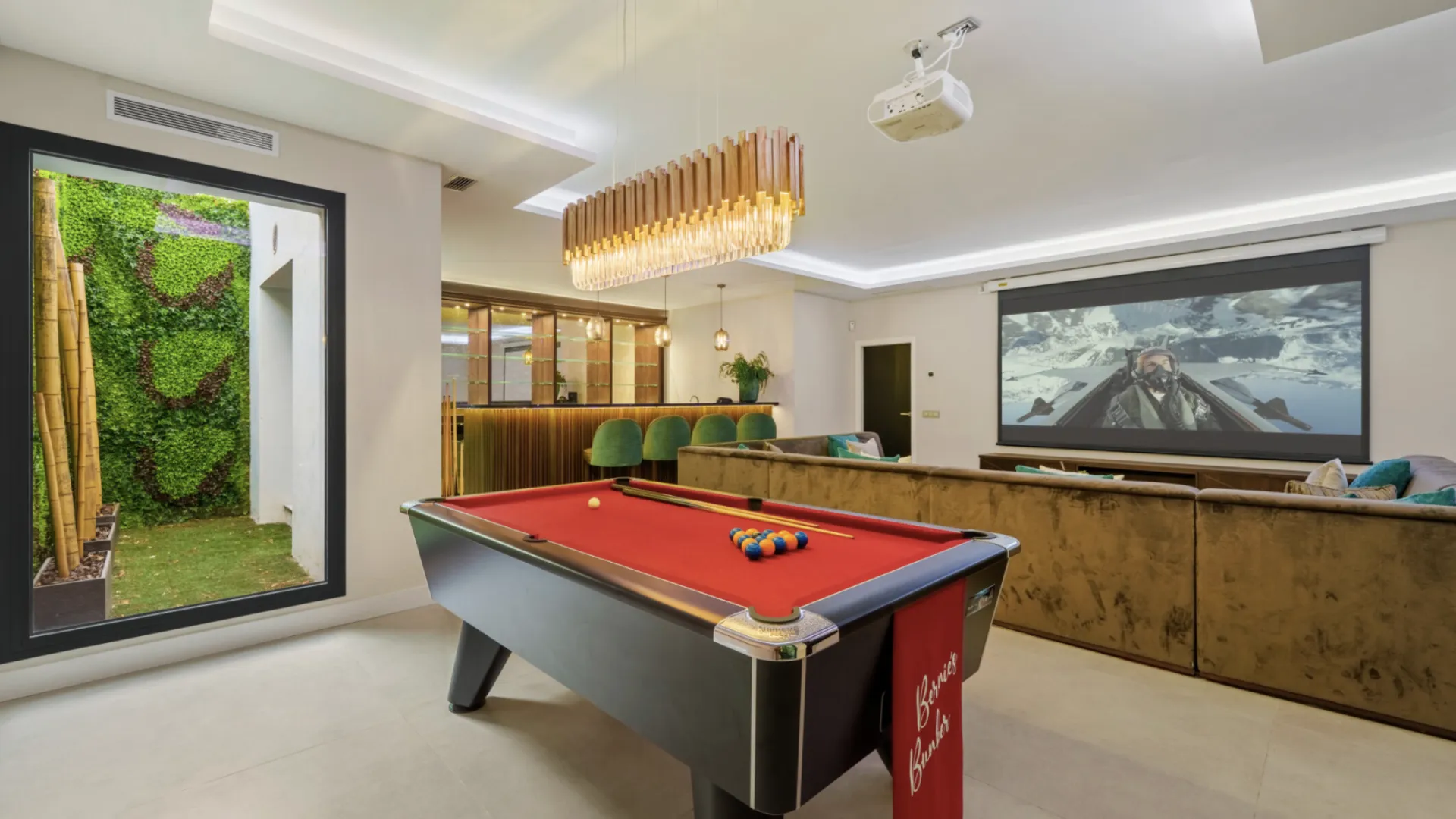 Villa con 6 dormitorios a la venta en La Quinta