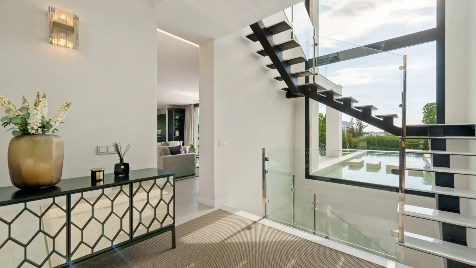 Villa con 6 dormitorios a la venta en La Quinta