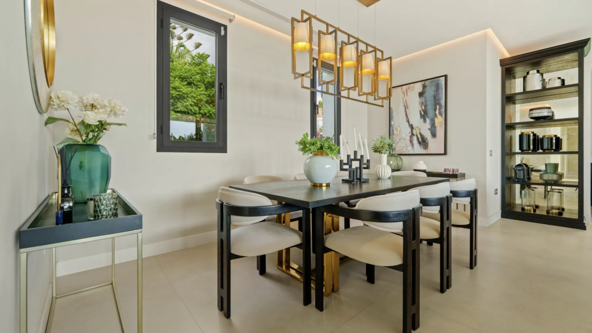 Villa con 6 dormitorios a la venta en La Quinta