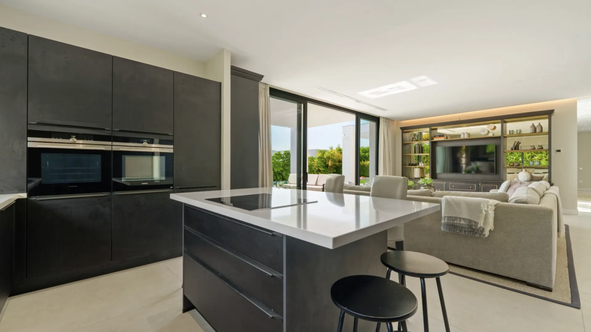 Villa con 6 dormitorios a la venta en La Quinta