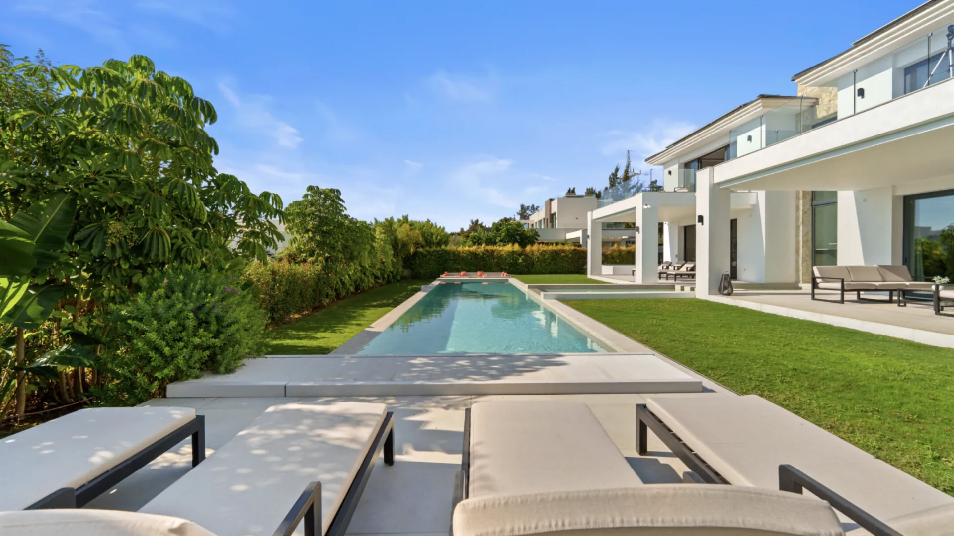 Villa con 6 dormitorios a la venta en La Quinta