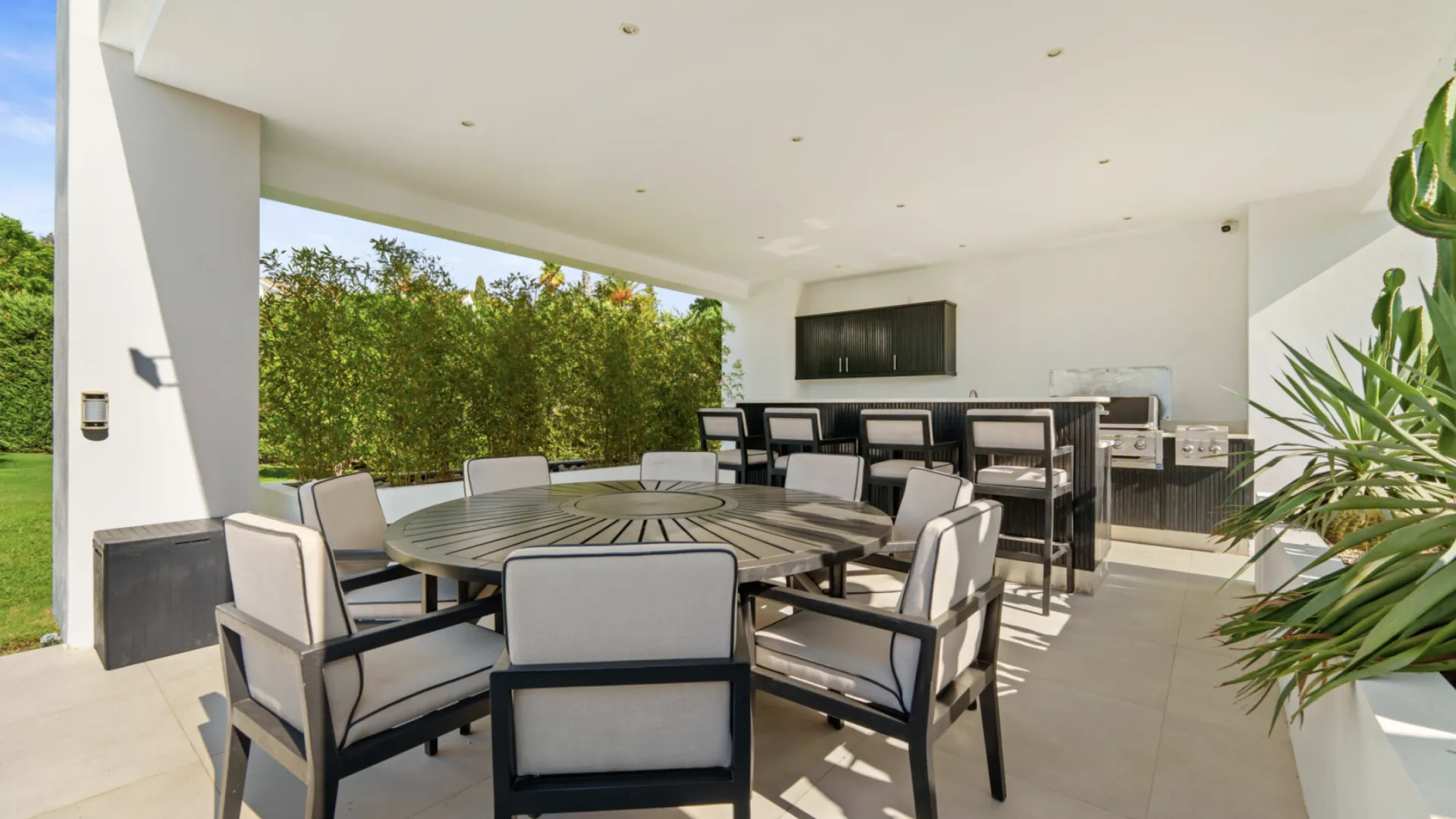 Villa con 6 dormitorios a la venta en La Quinta