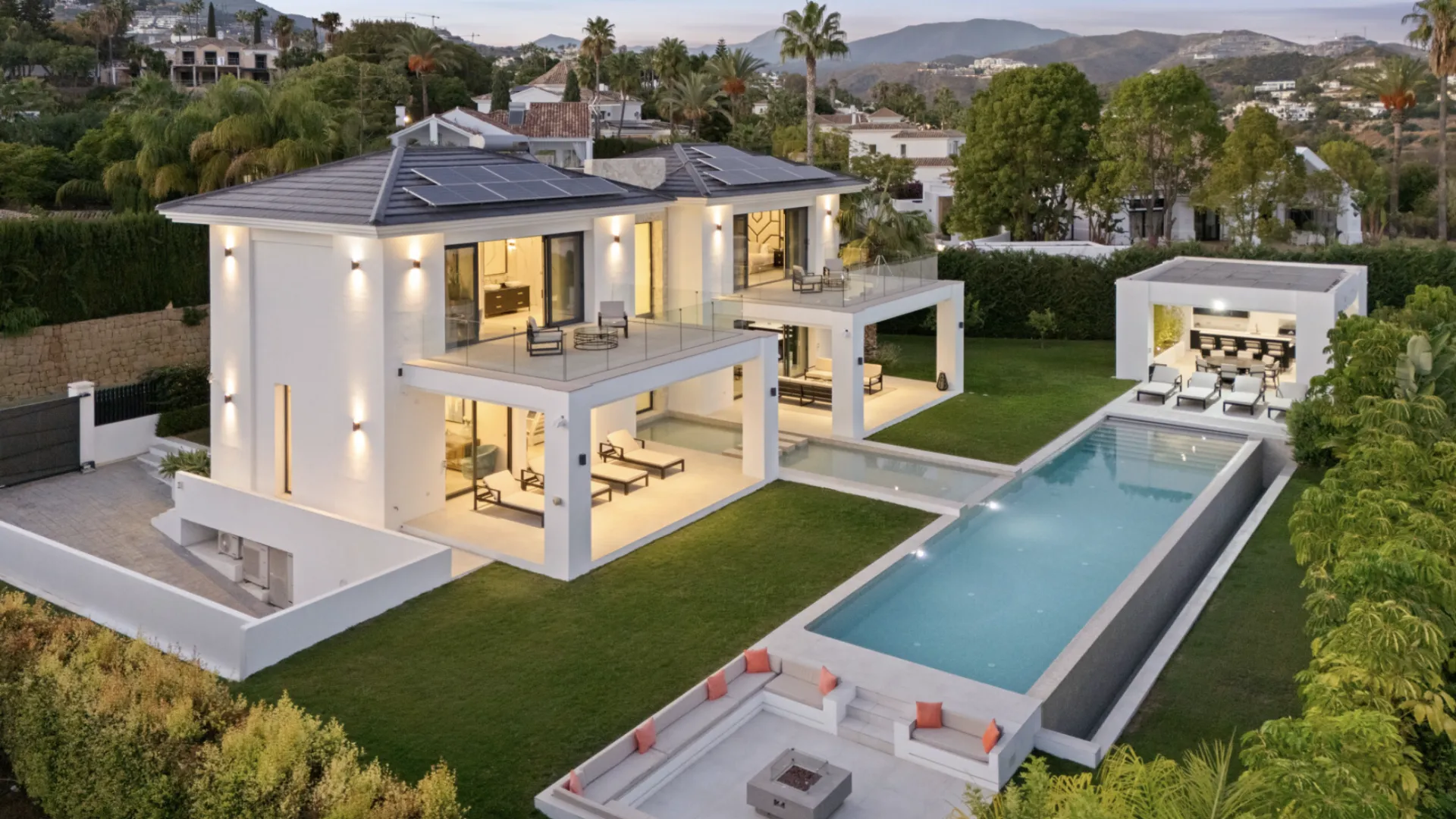Villa con 6 dormitorios a la venta en La Quinta