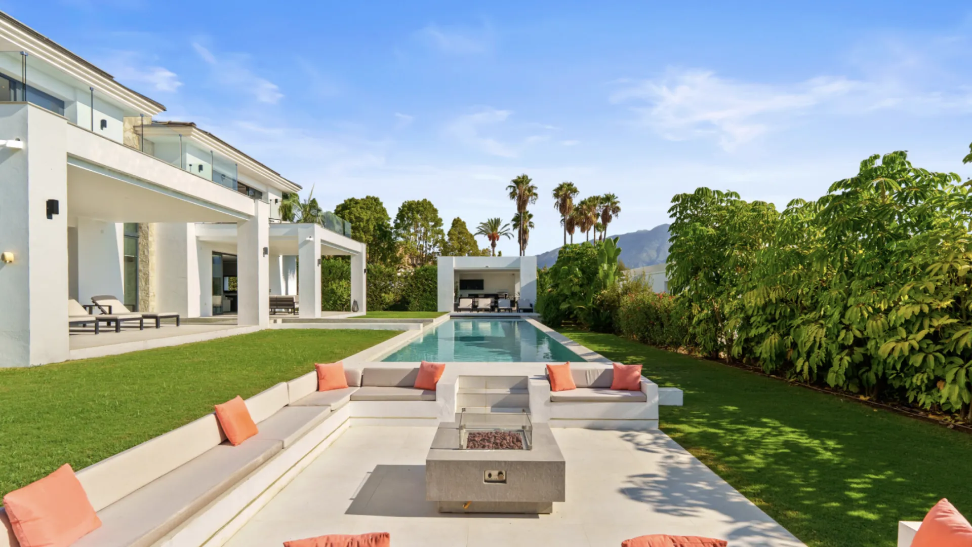 Villa con 6 dormitorios a la venta en La Quinta