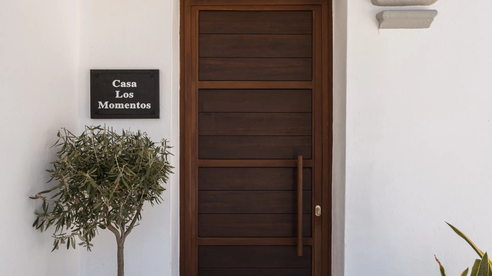 Buy Altos del Rodeo villa with 6 bedrooms