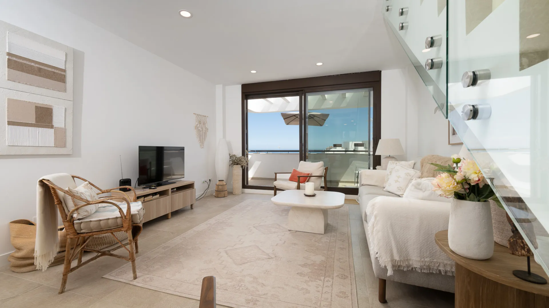 Comprar atico duplex con 3 dormitorios en Estepona