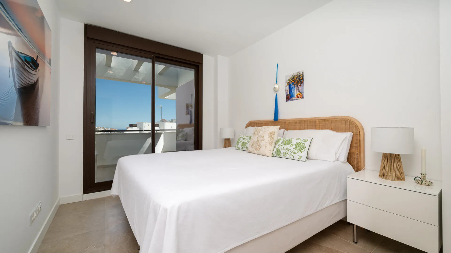 Comprar atico duplex con 3 dormitorios en Estepona
