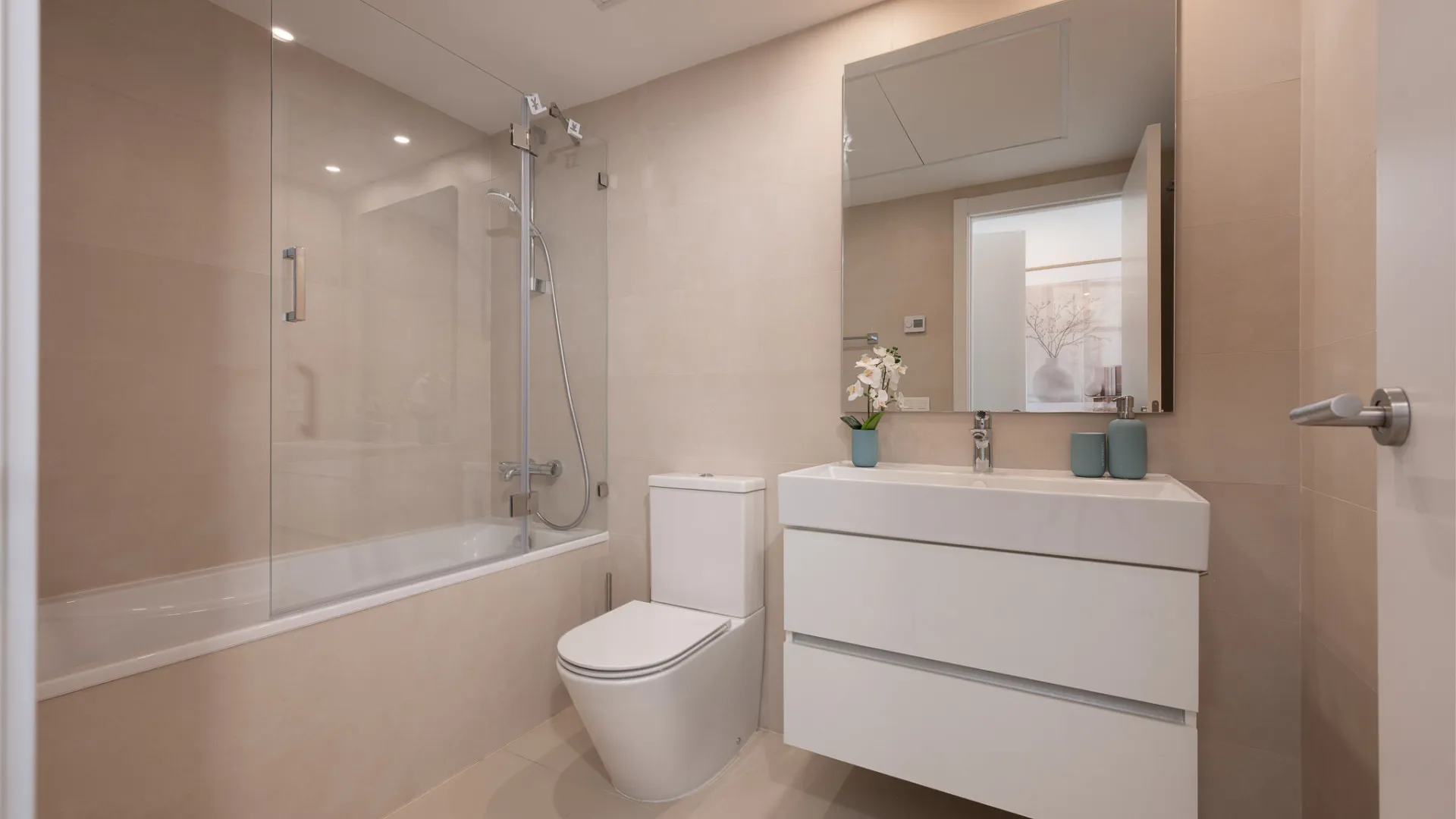 Comprar atico duplex con 3 dormitorios en Estepona