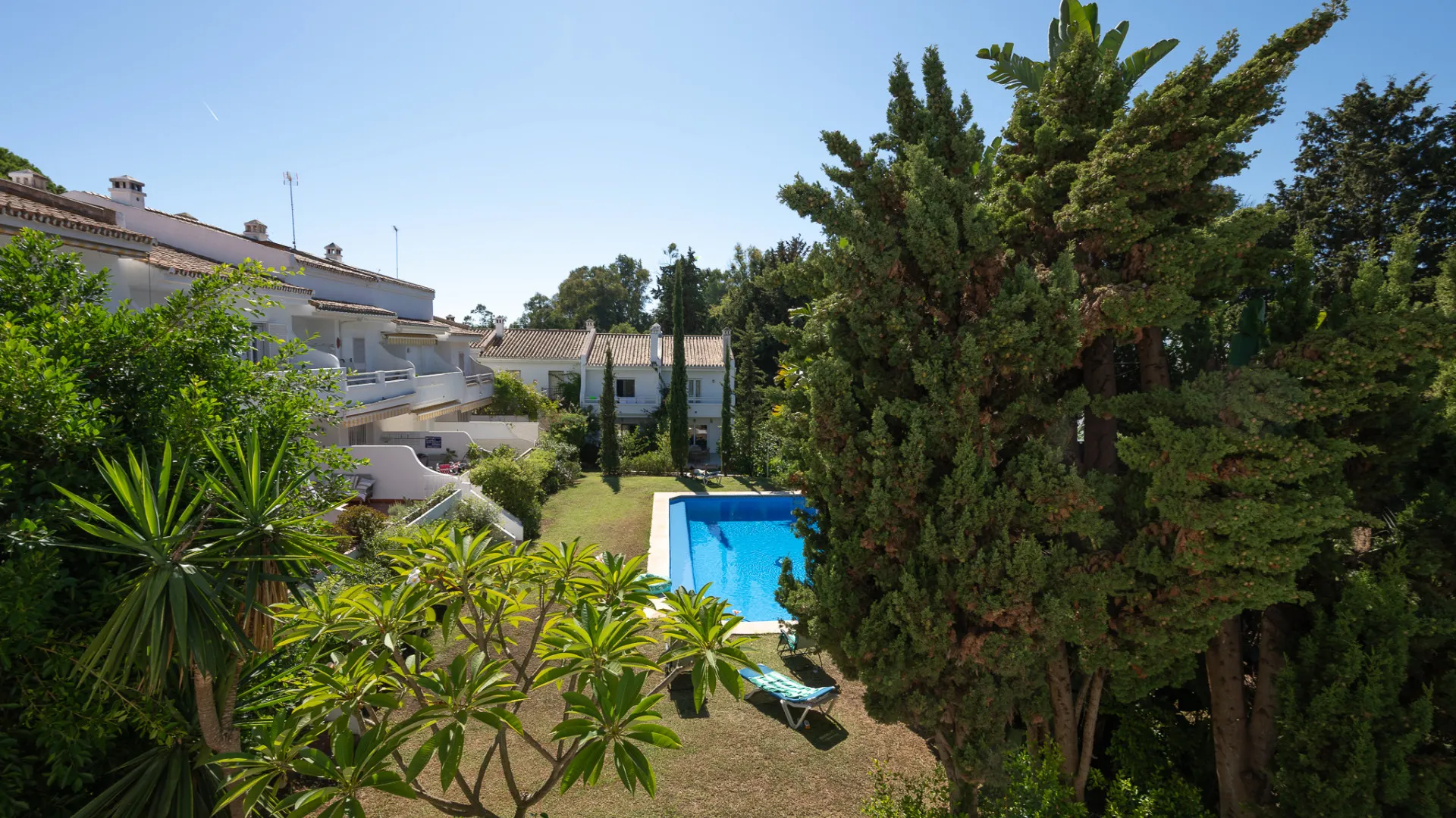 For sale town house with 2 bedrooms in Artola