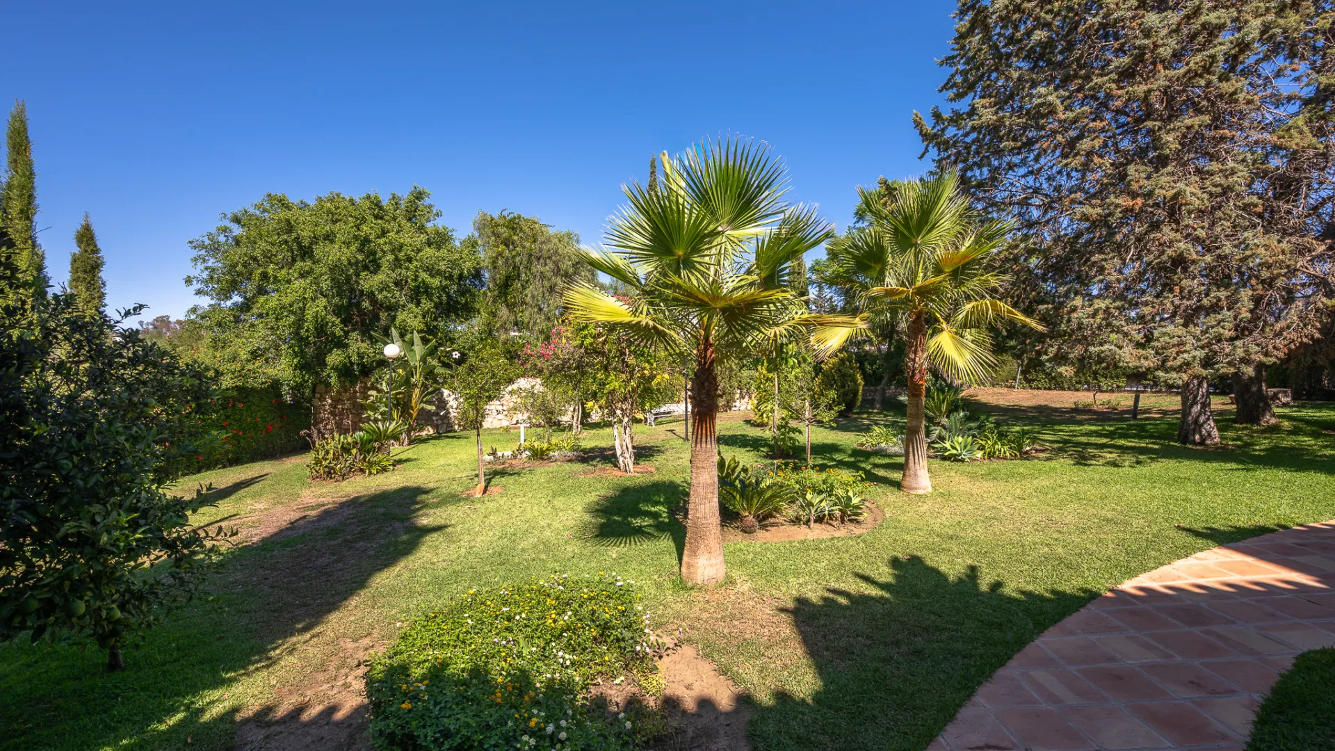 For sale town house with 2 bedrooms in Artola