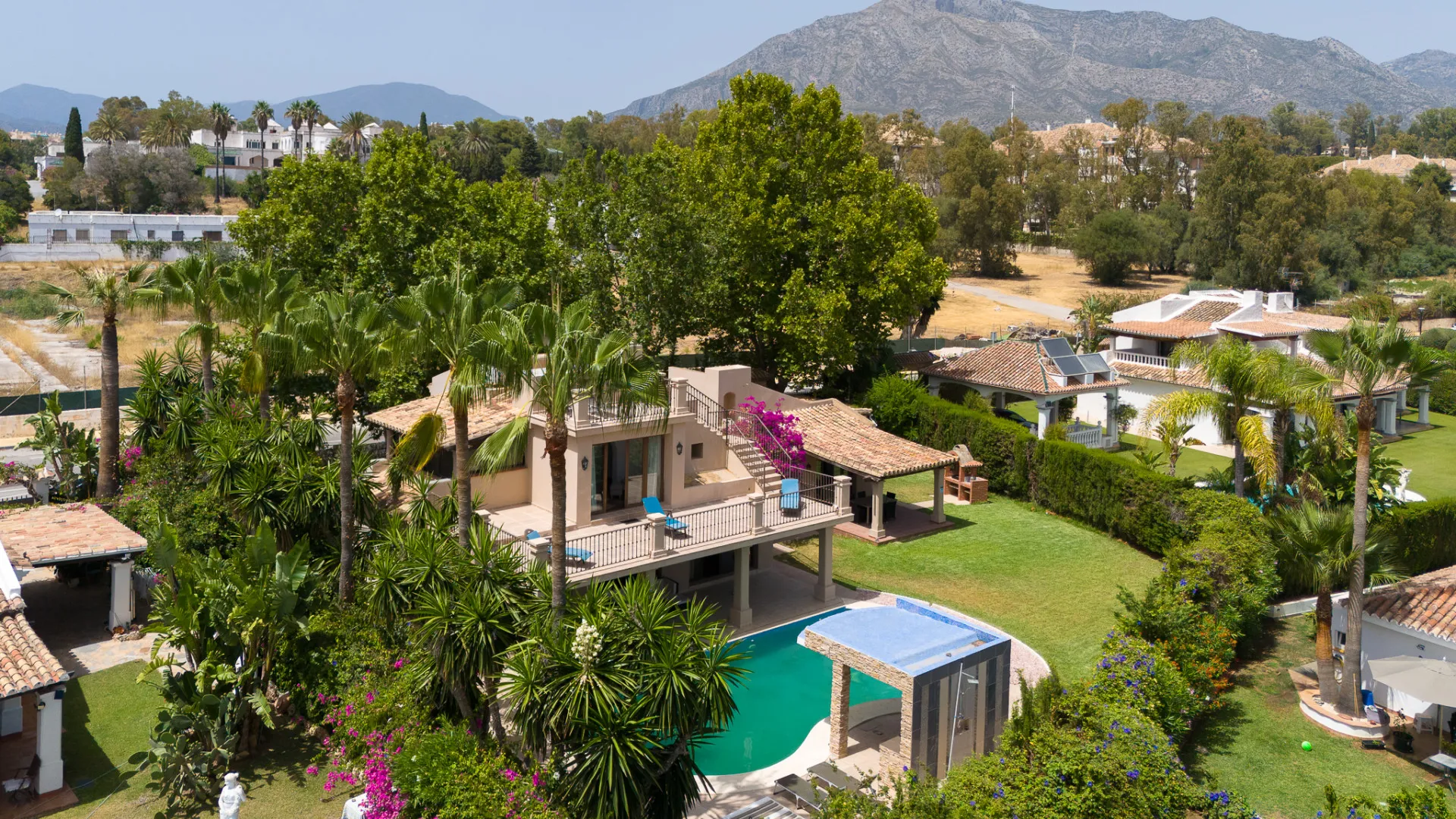 For sale Golden Mile 4 bedrooms villa