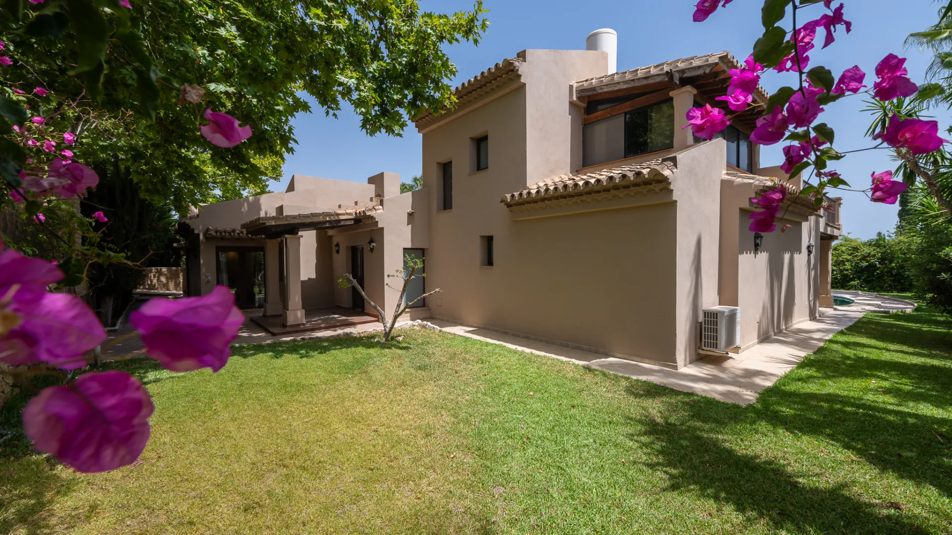 For sale Golden Mile 4 bedrooms villa