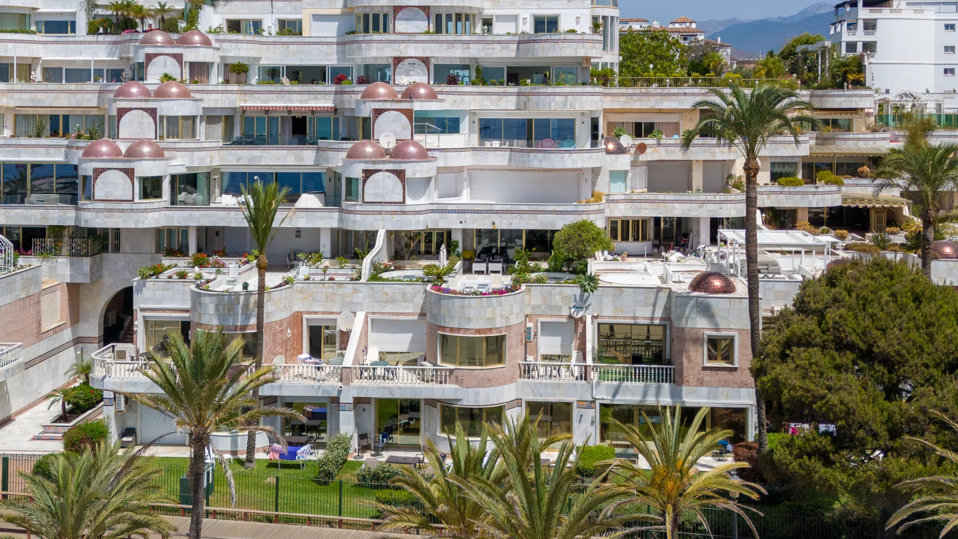 Duplex planta baja en venta de 6 dormitorios en Gray D'Albion
