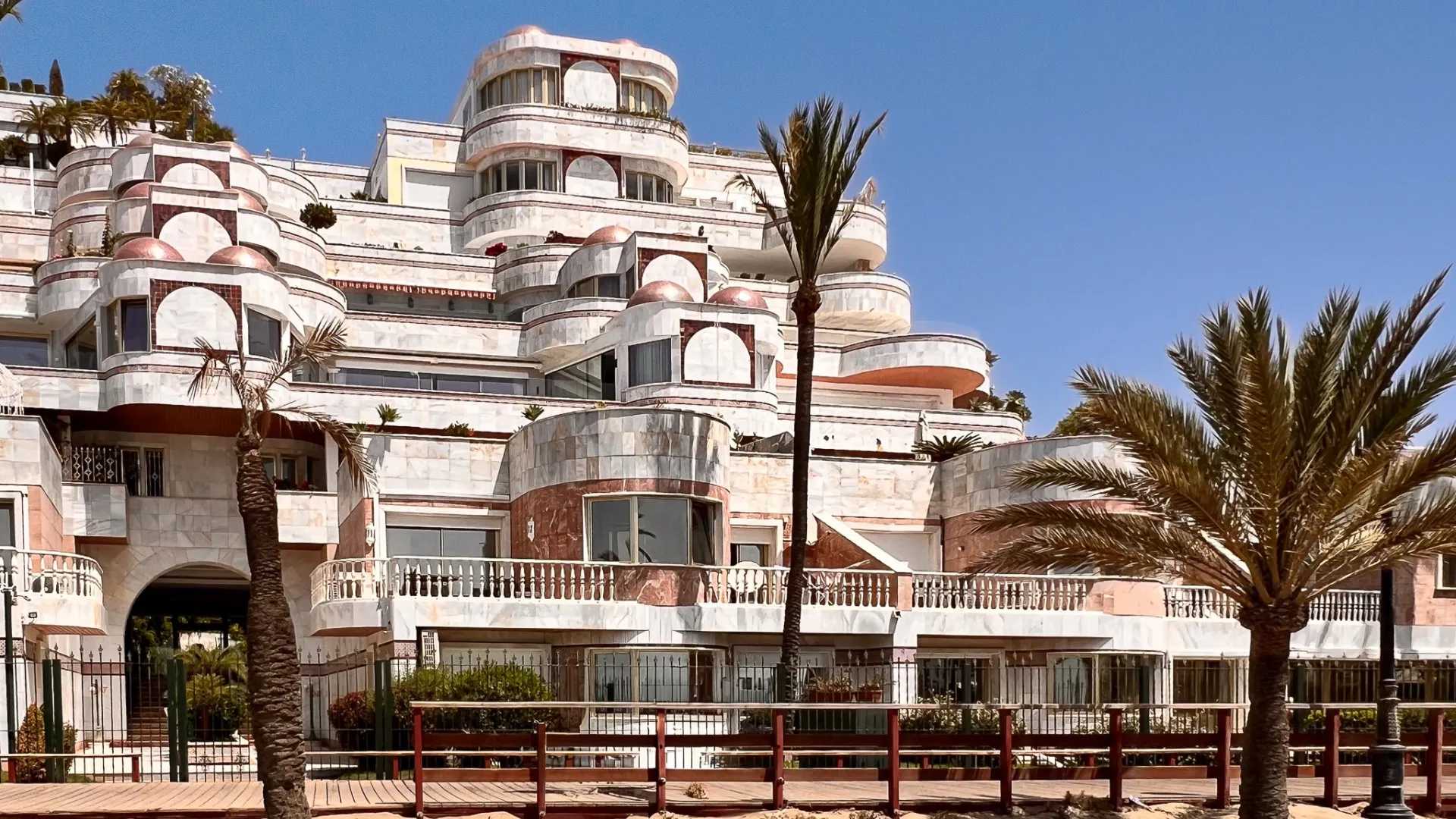 Duplex planta baja en venta de 6 dormitorios en Gray D'Albion