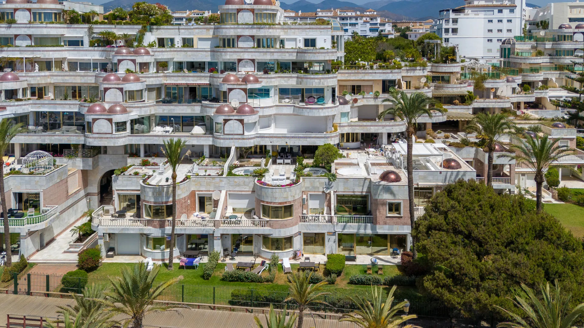 Duplex planta baja en venta de 6 dormitorios en Gray D'Albion