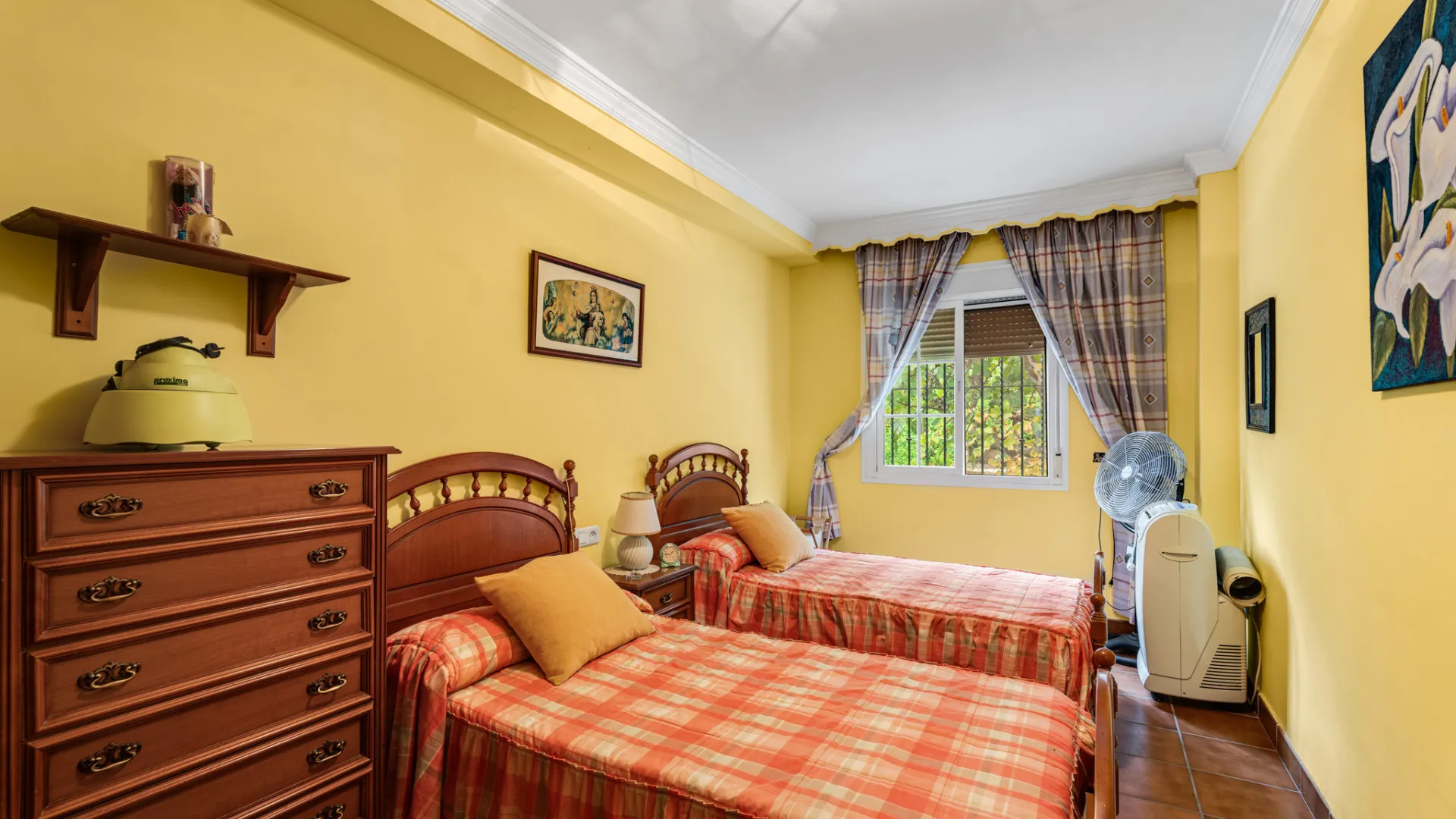 7 bedrooms semi detached house for sale in Estepona Town