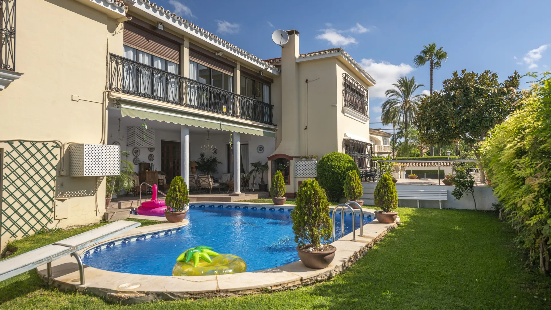 Villa con 6 dormitorios en venta en Valdeolletas