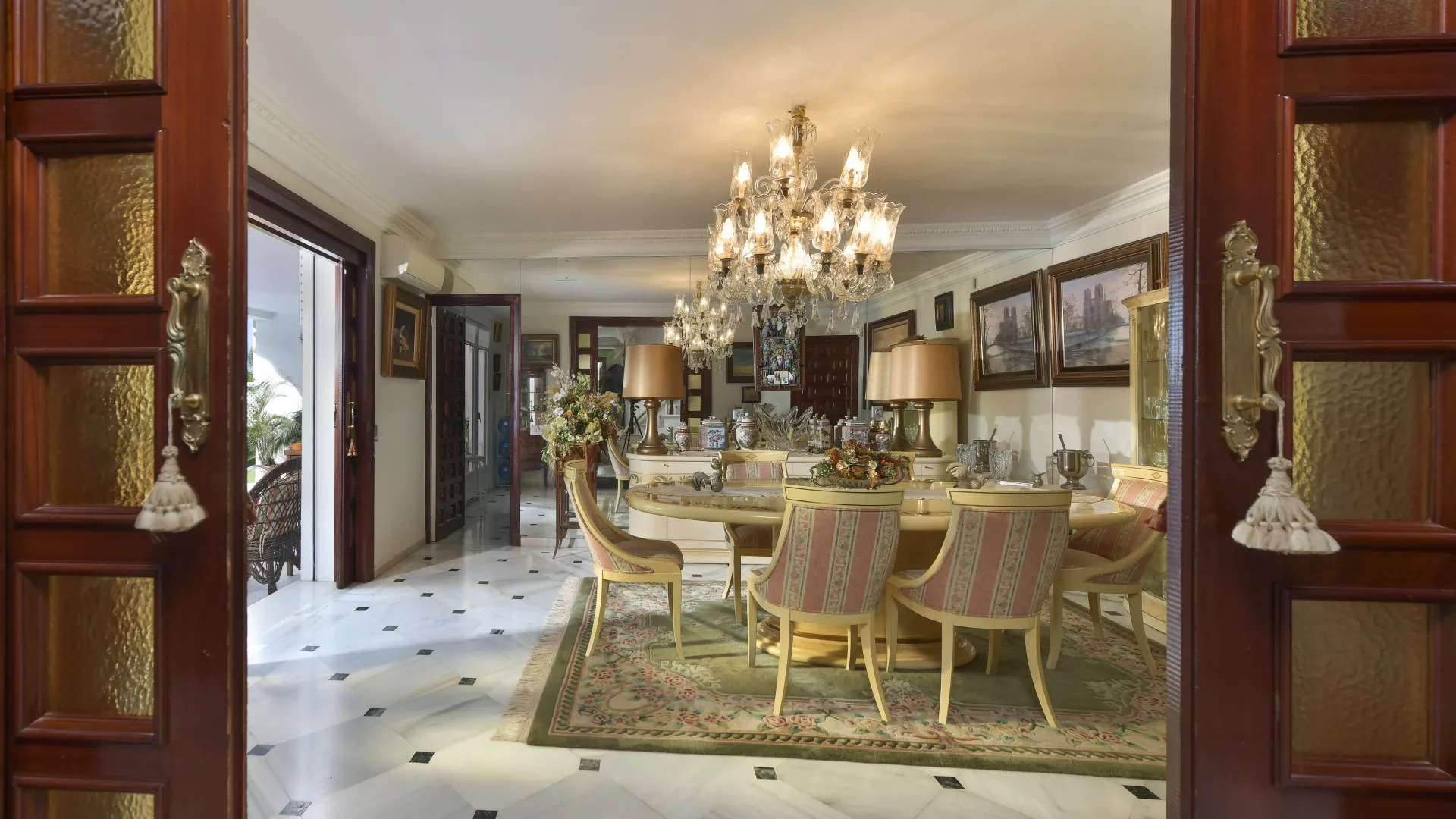 Villa con 6 dormitorios en venta en Valdeolletas