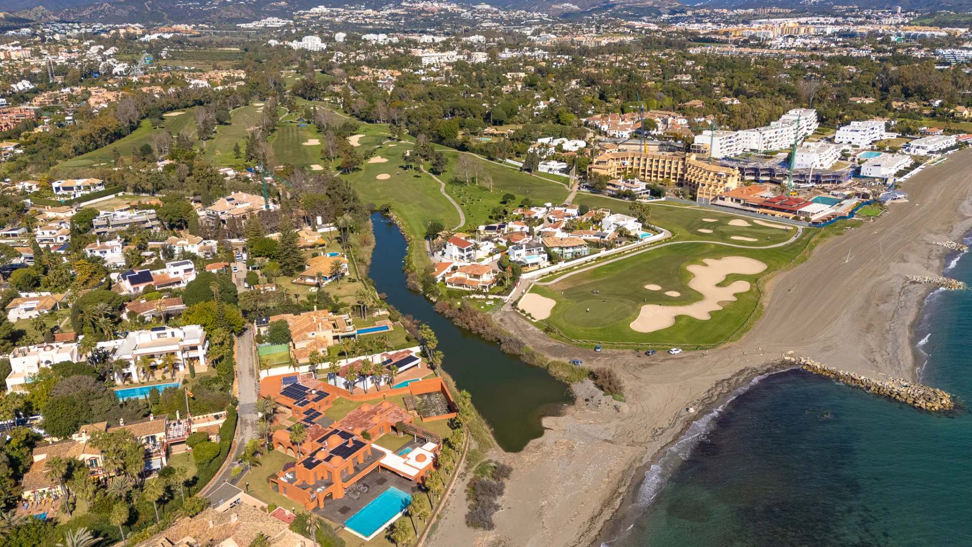 Villa a la venta en Casasola de 4 dormitorios