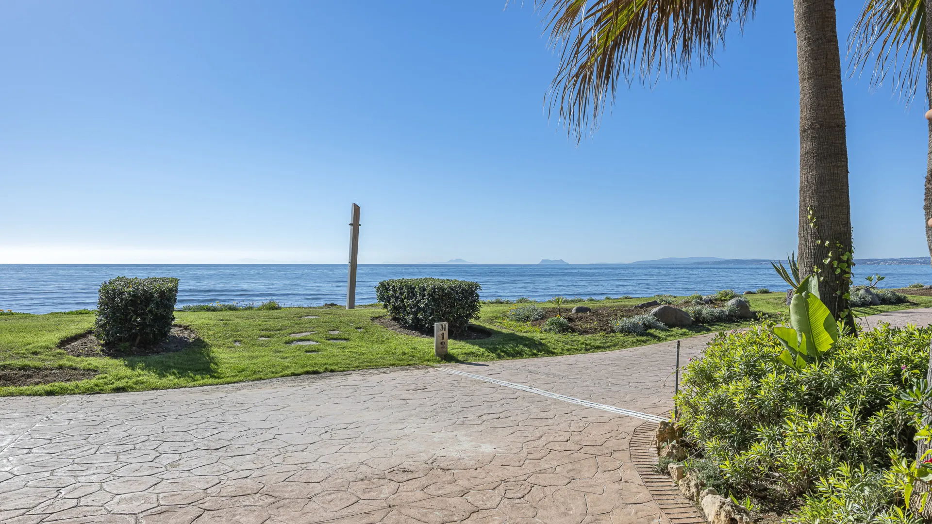 Menara Beach, apartamento planta baja a la venta