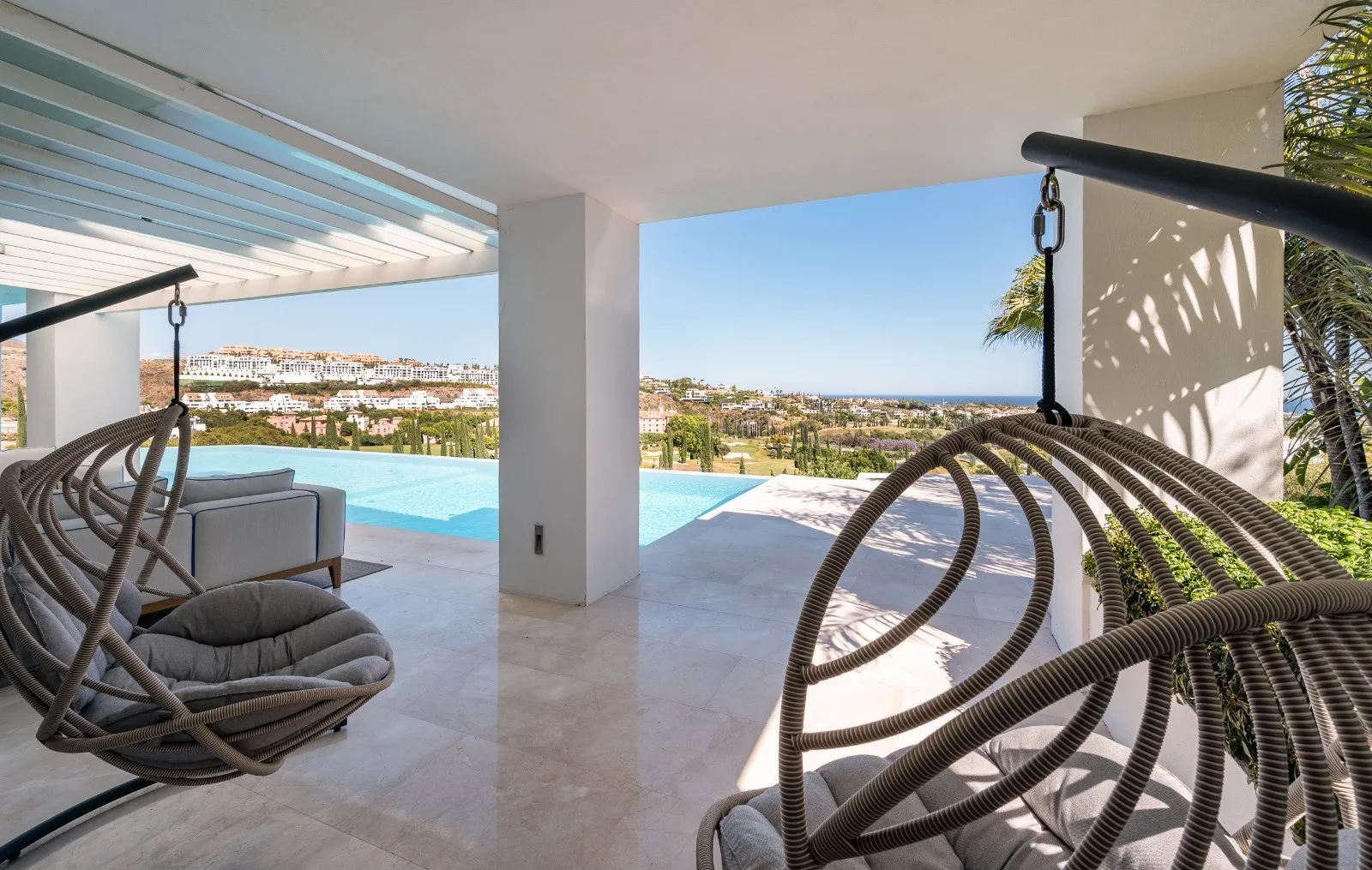 Villa for sale in Los Flamingos Golf with 6 bedrooms