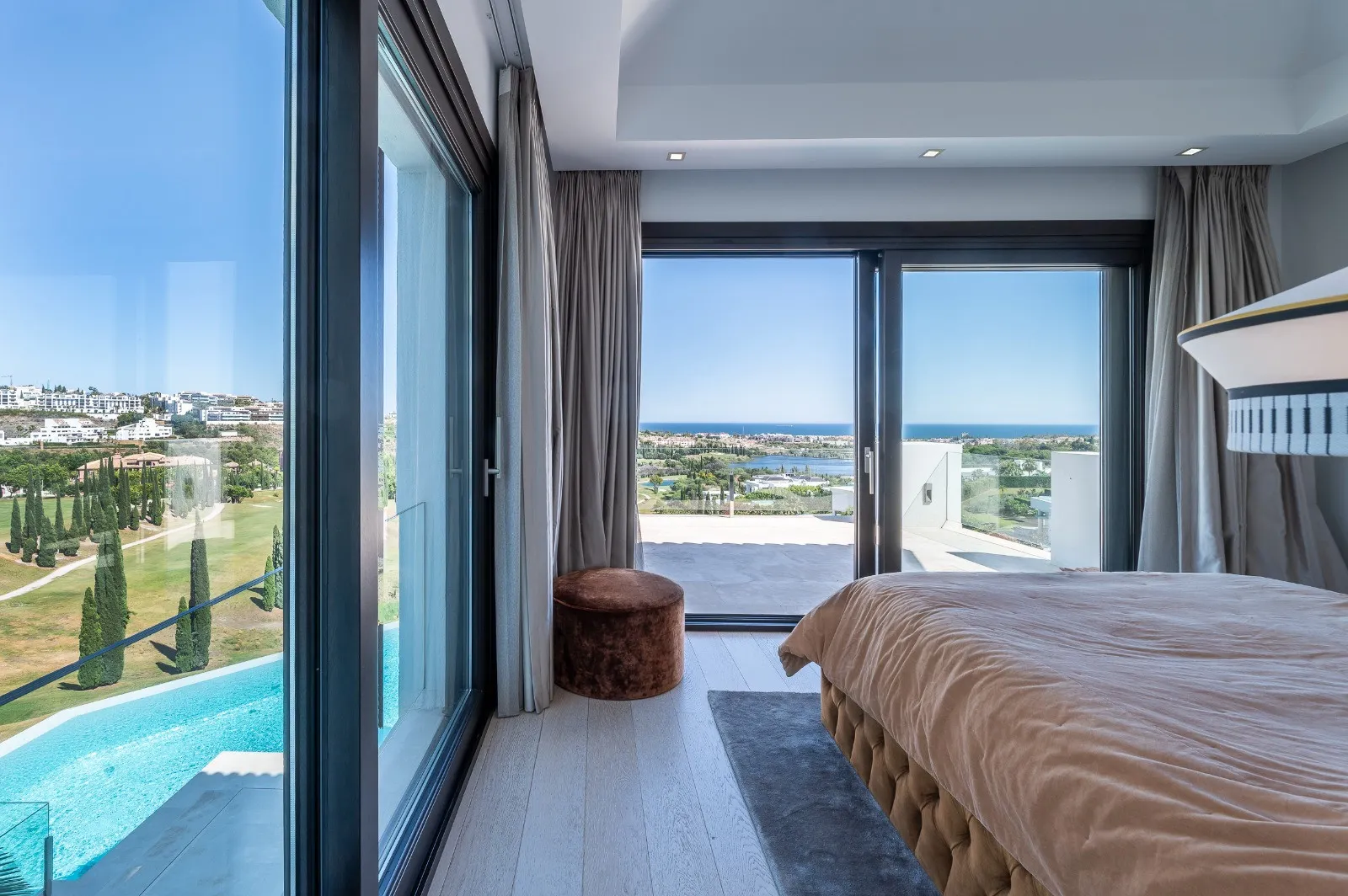 Villa for sale in Los Flamingos Golf with 6 bedrooms