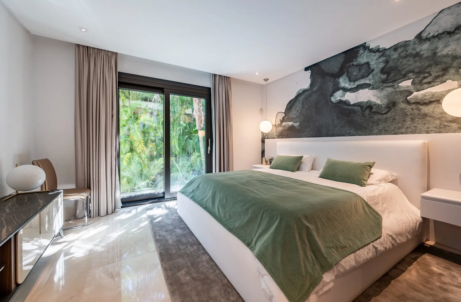 Villa for sale in Los Flamingos Golf with 6 bedrooms