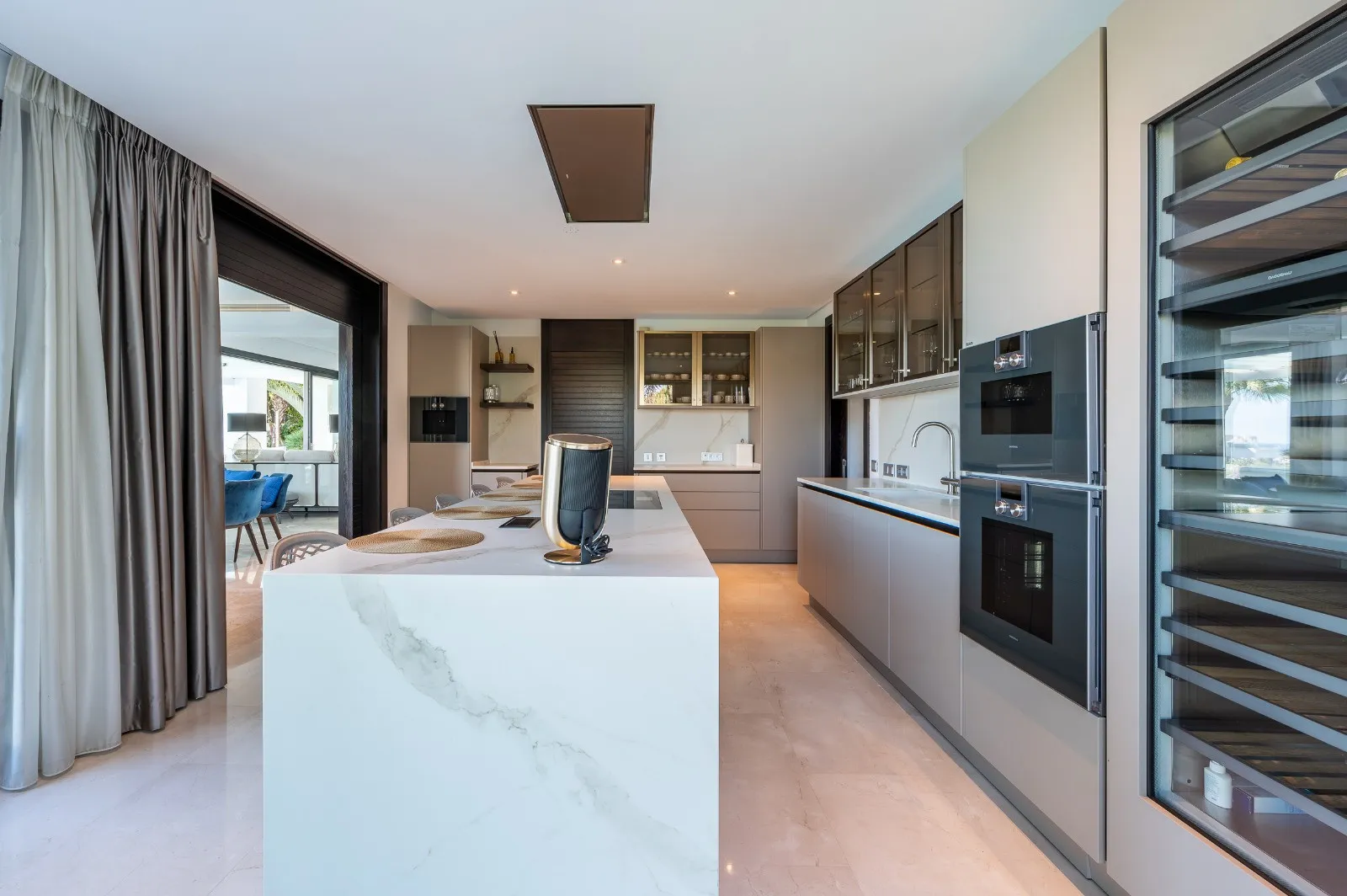 Villa for sale in Los Flamingos Golf with 6 bedrooms