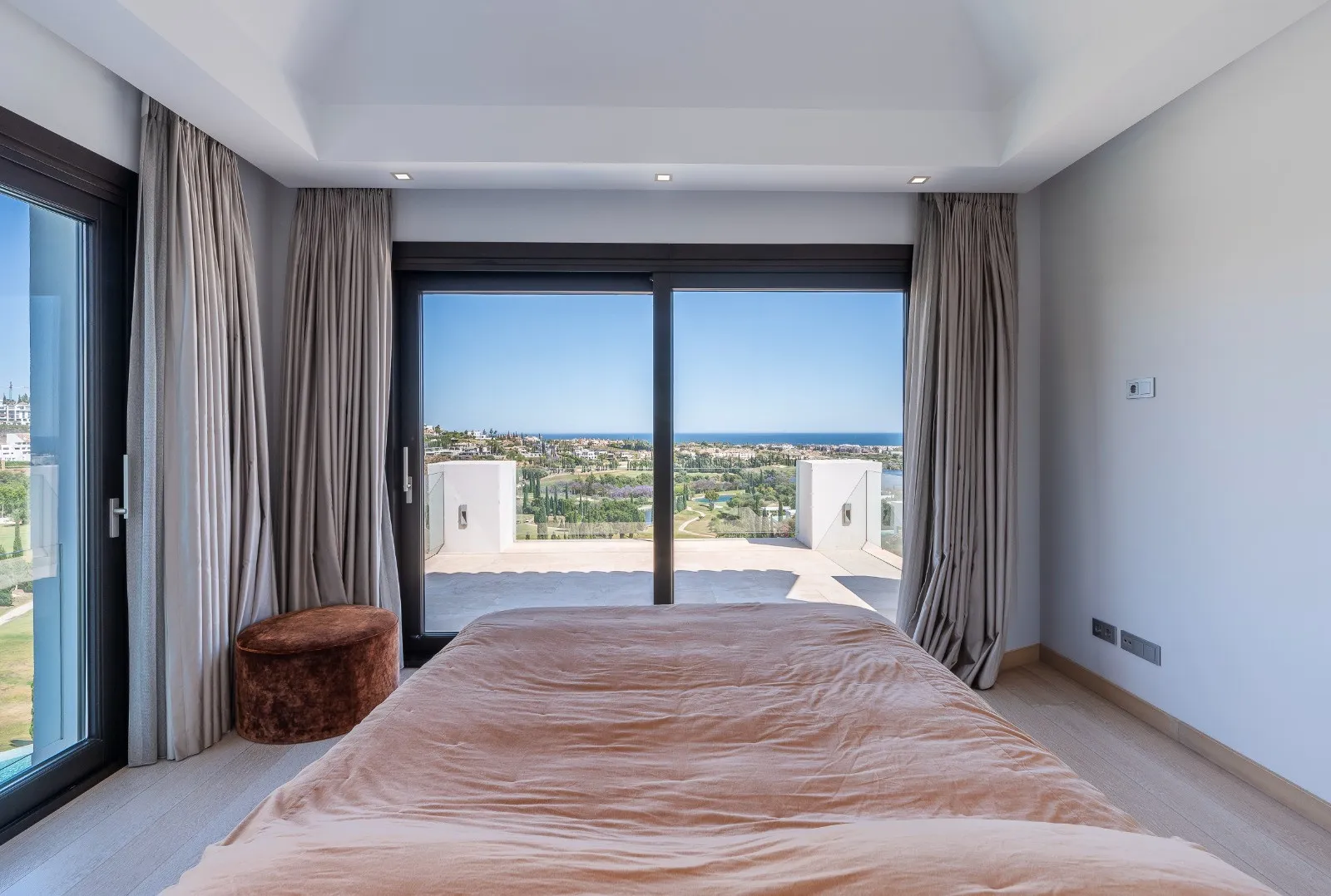 Villa for sale in Los Flamingos Golf with 6 bedrooms