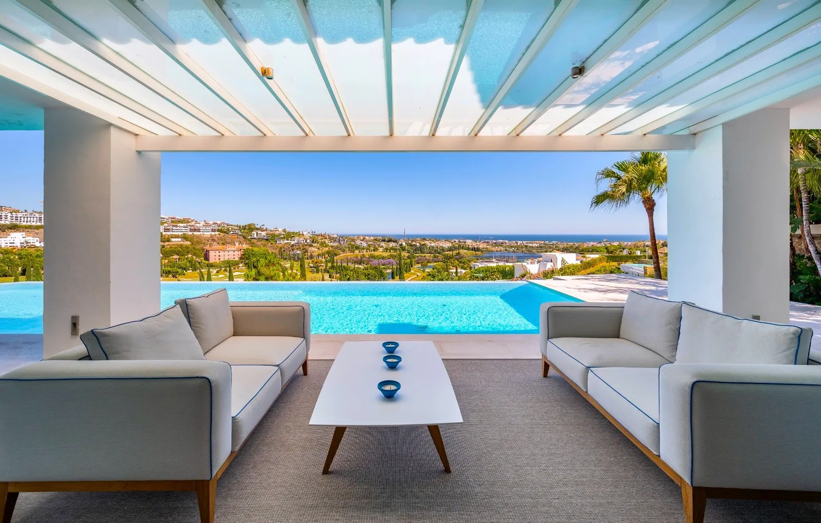 Villa for sale in Los Flamingos Golf with 6 bedrooms