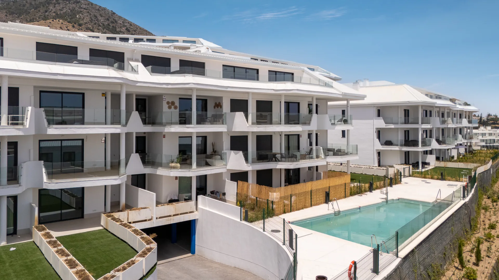 Ground floor apartment with 3 bedrooms for sale in Fuengirola