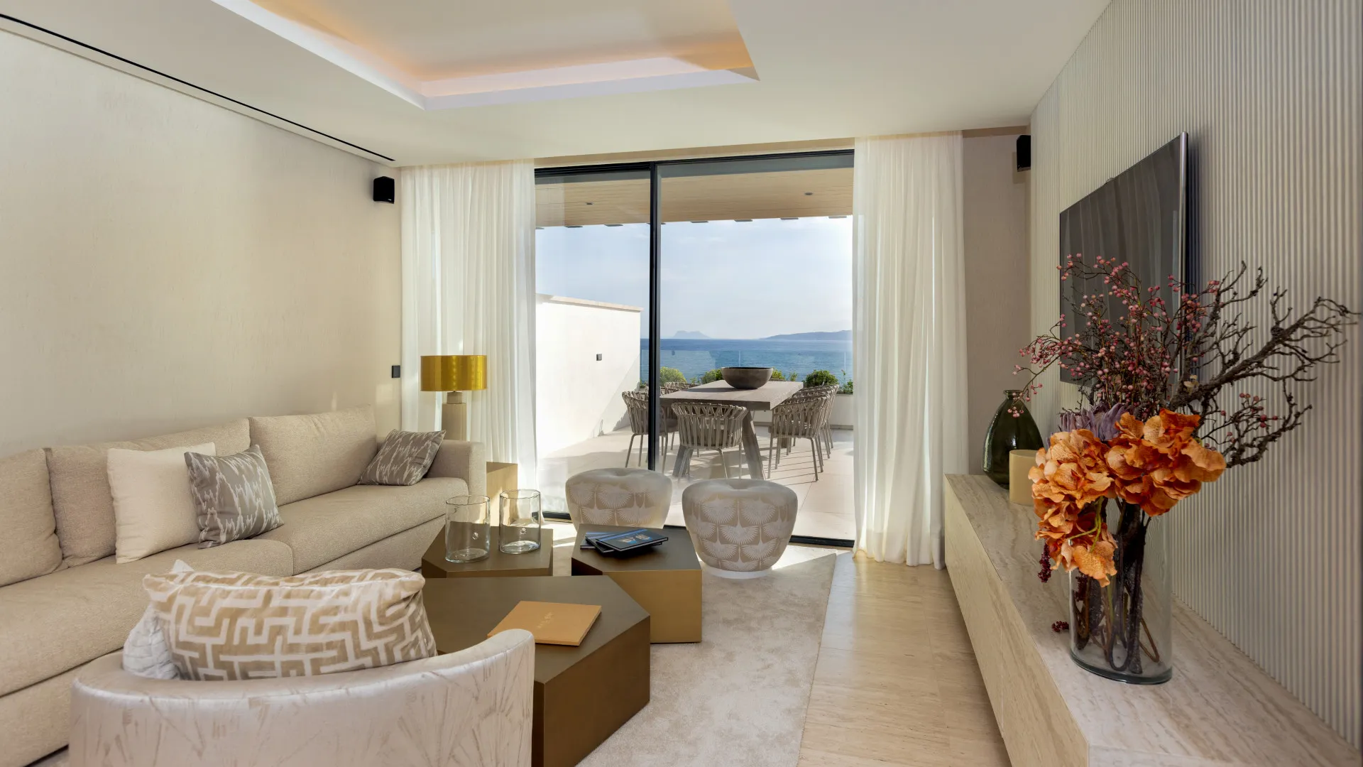 Apartamento de 2 dormitorios en venta en Estepona Puerto