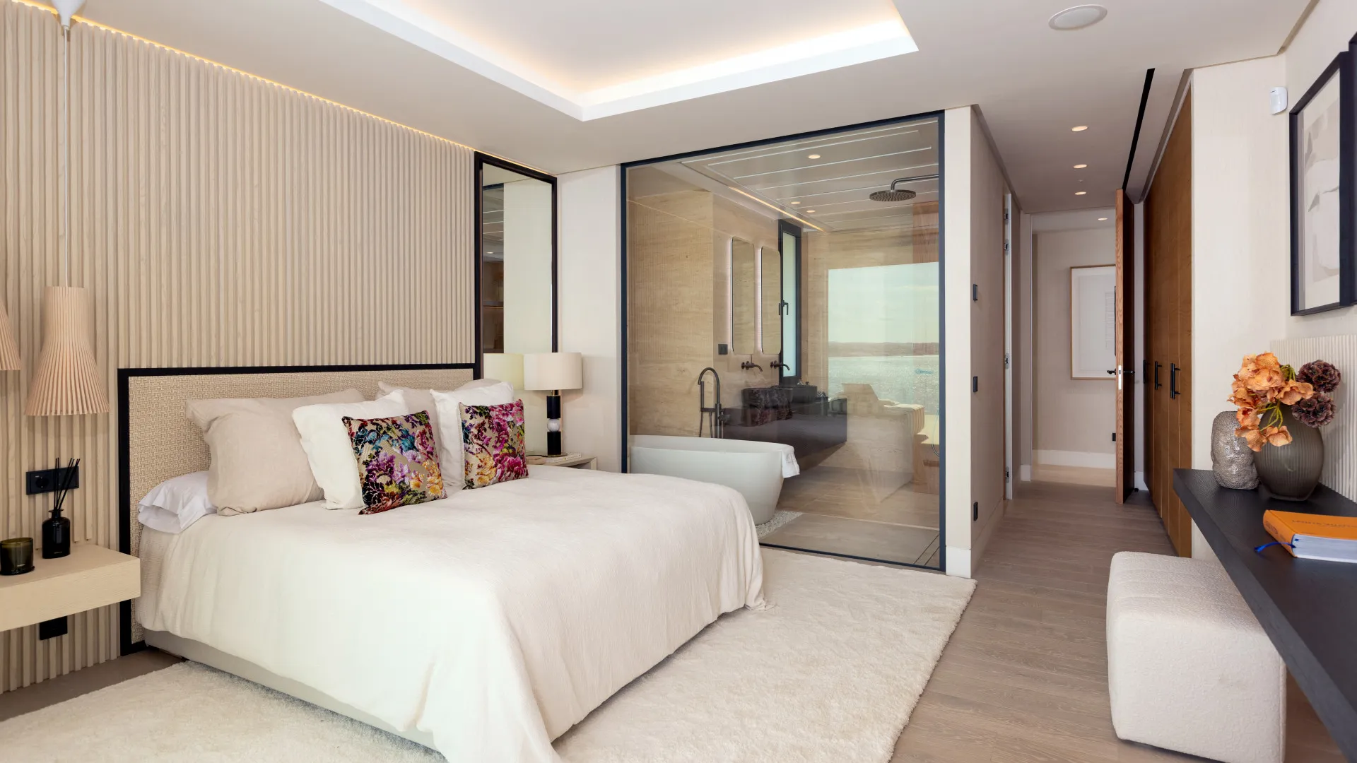 Apartamento de 2 dormitorios en venta en Estepona Puerto