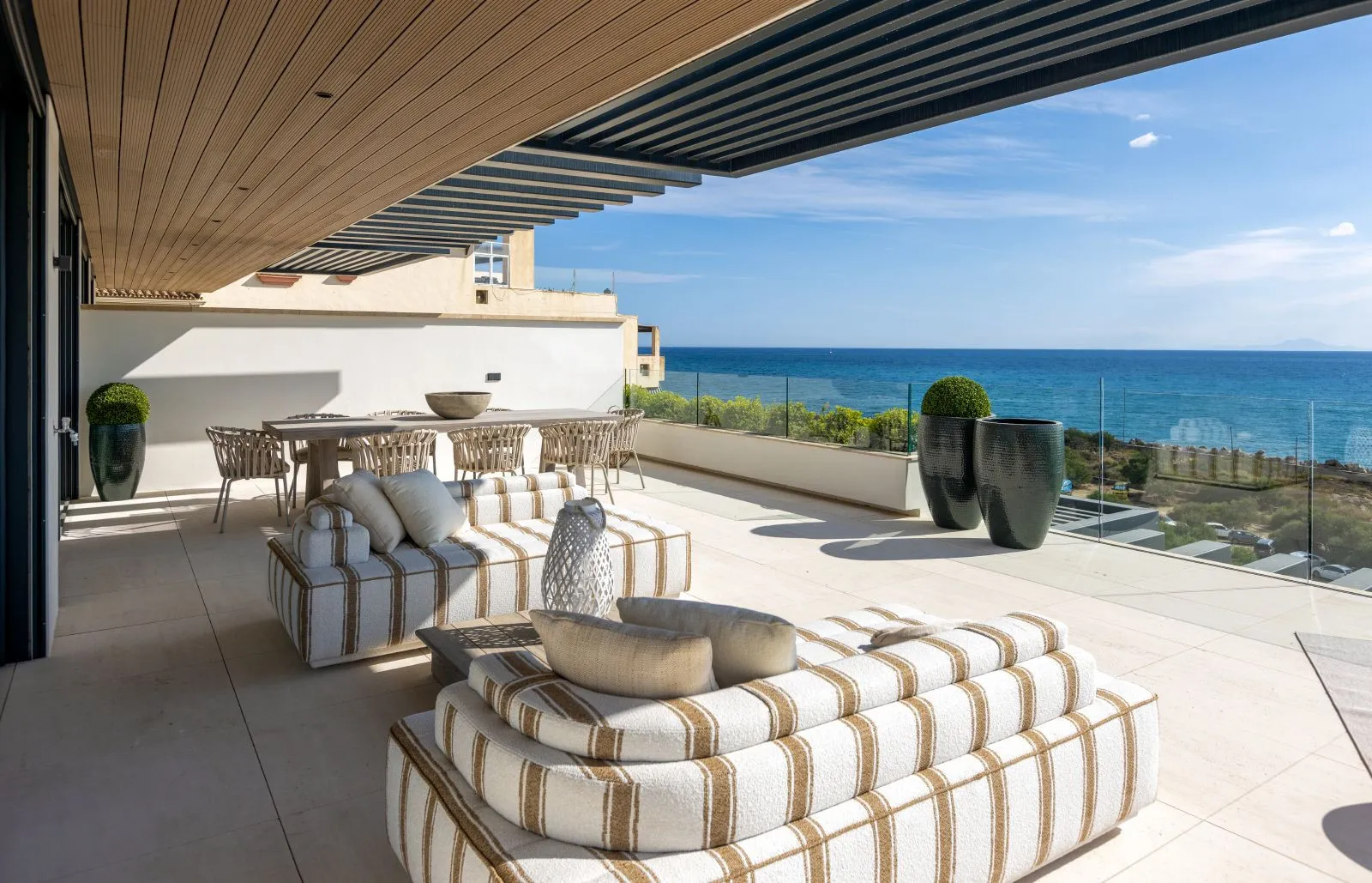 Apartamento de 2 dormitorios en venta en Estepona Puerto