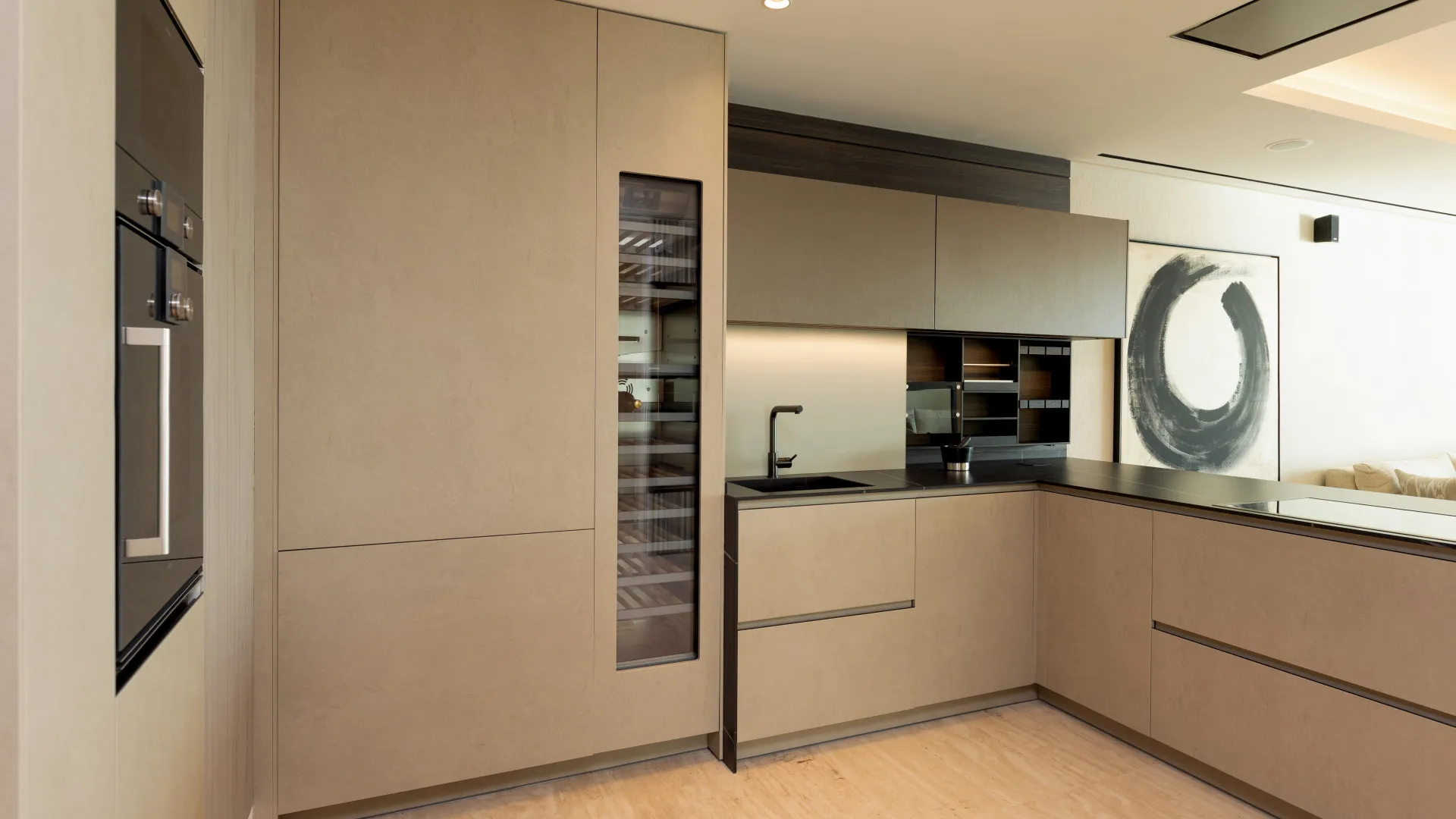Apartamento de 2 dormitorios en venta en Estepona Puerto