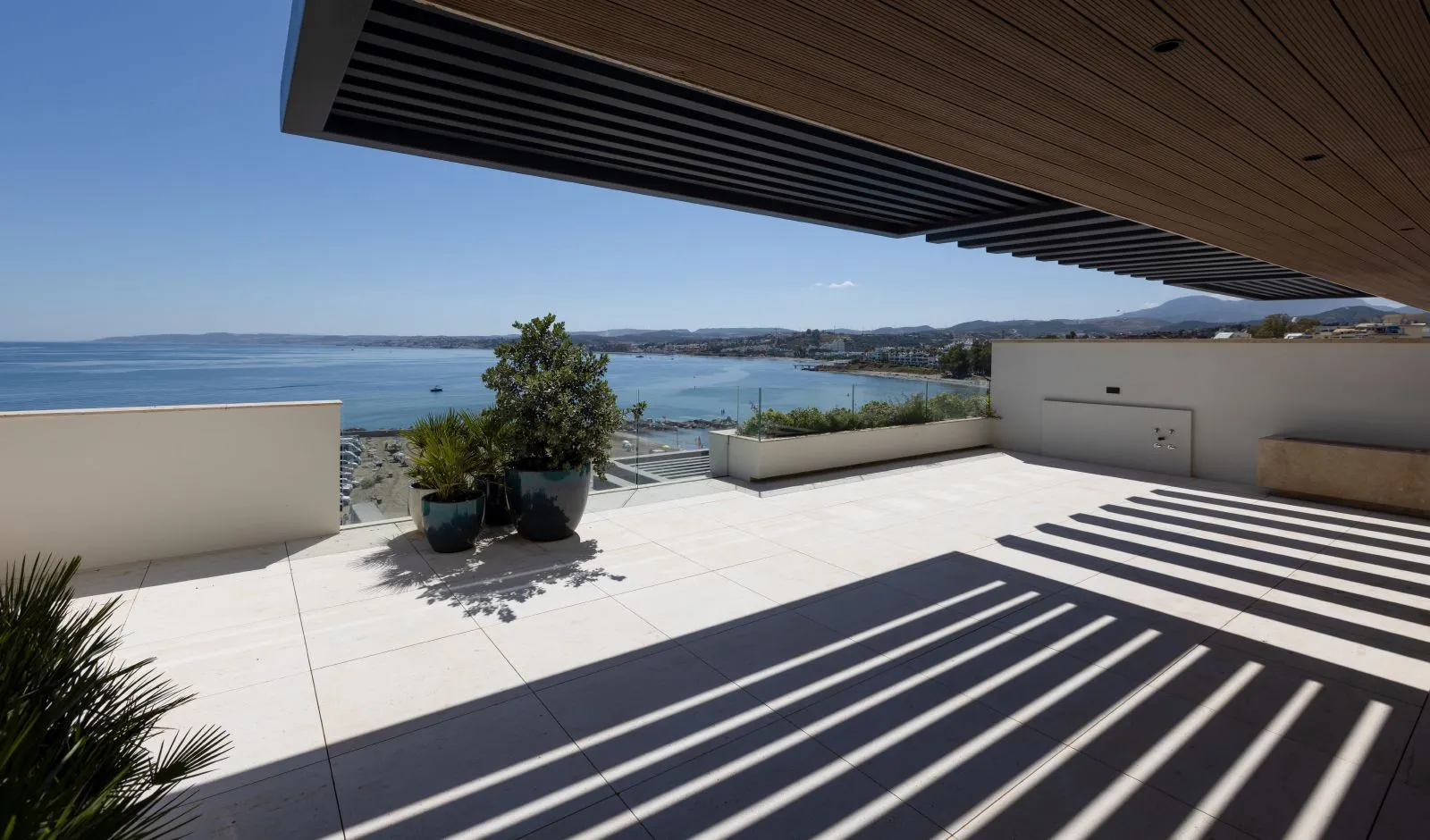 For sale apartment in Estepona Puerto with 2 bedrooms