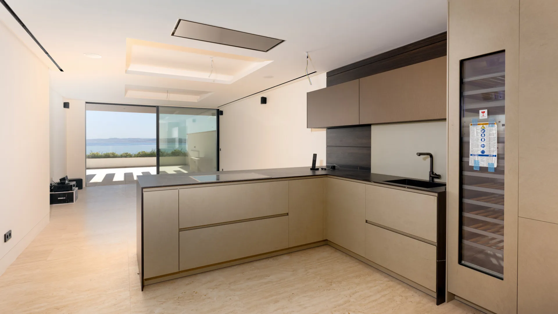 For sale apartment in Estepona Puerto with 2 bedrooms