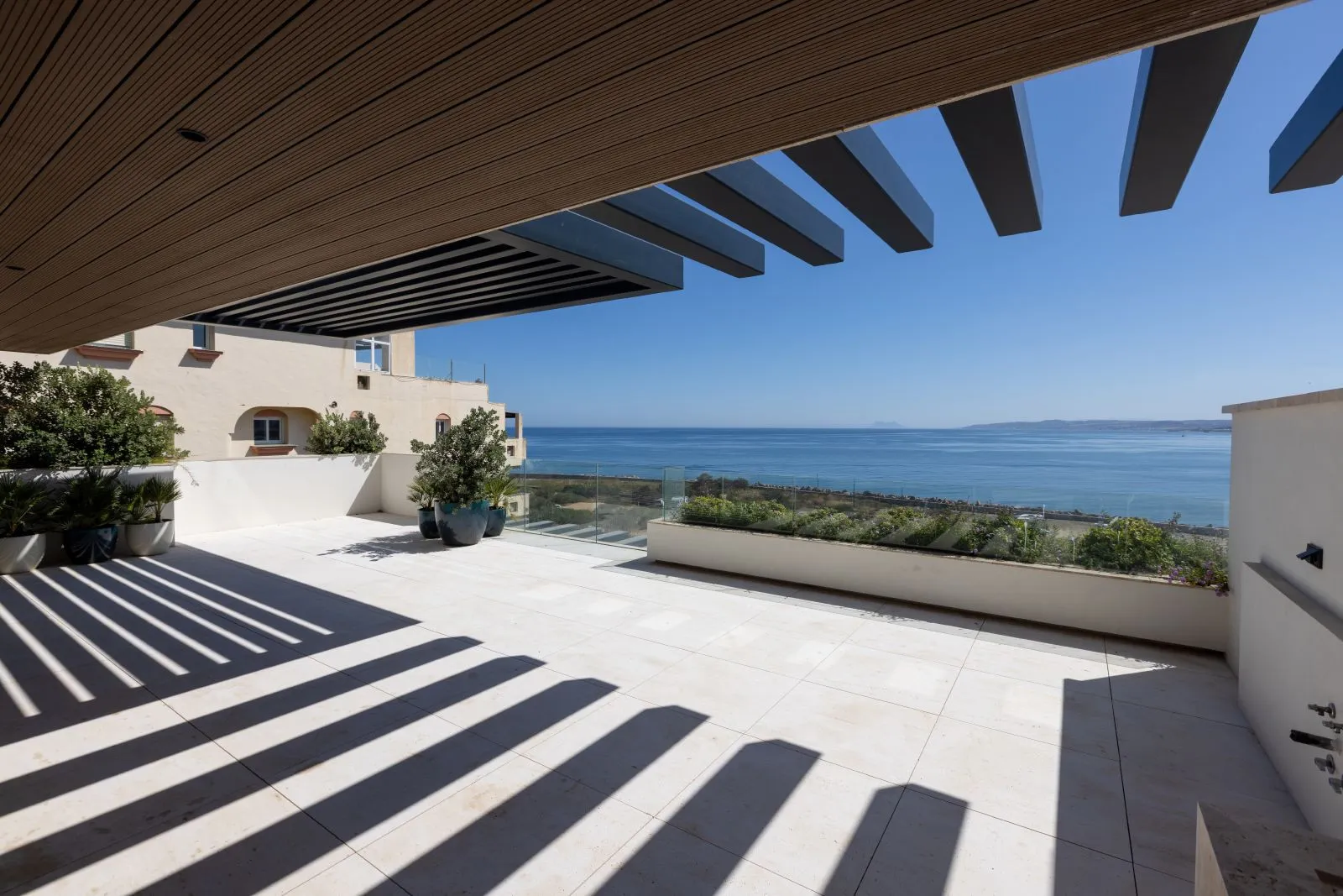 For sale apartment in Estepona Puerto with 2 bedrooms