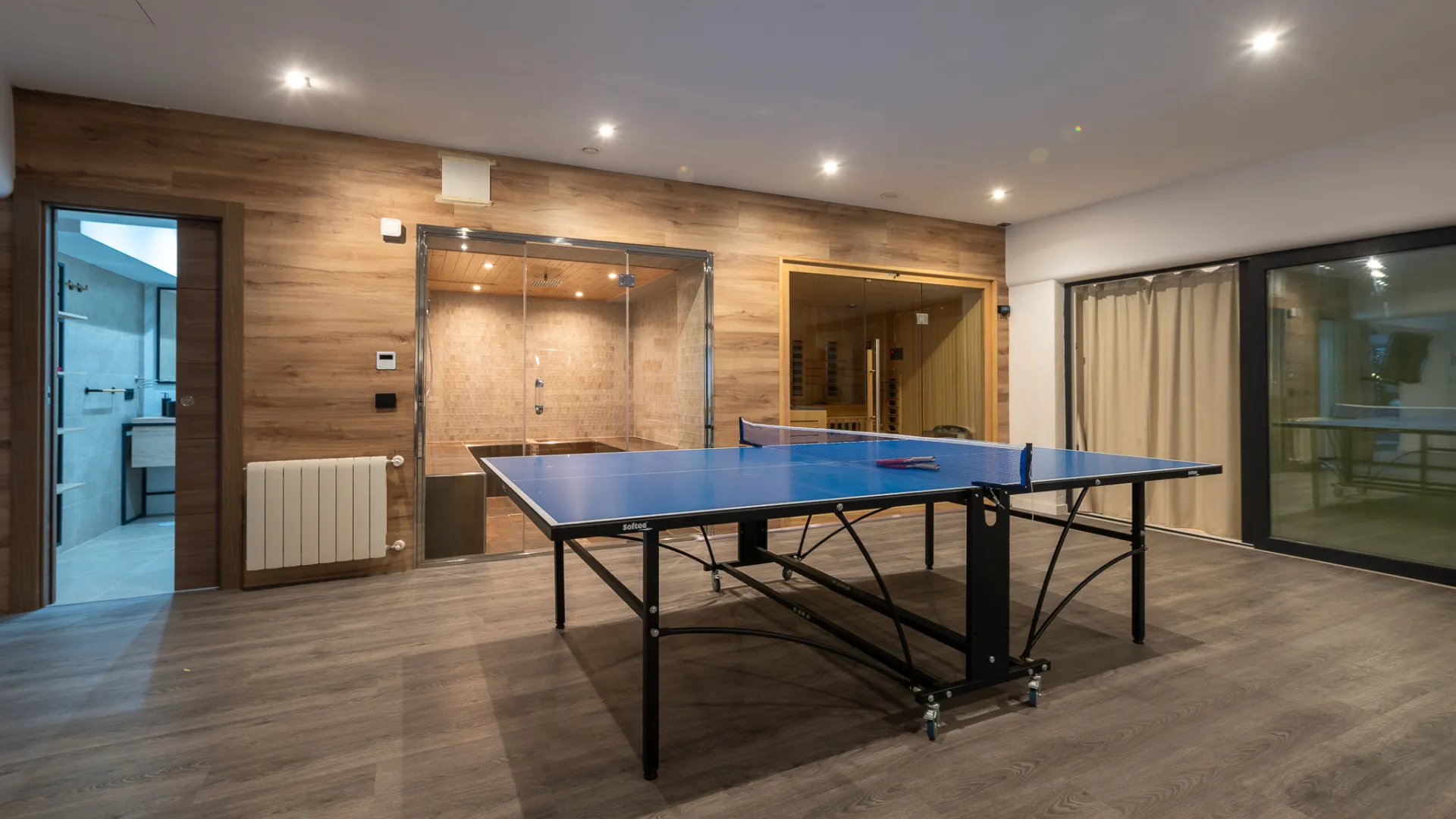 8 bedrooms Nueva Andalucia villa for sale
