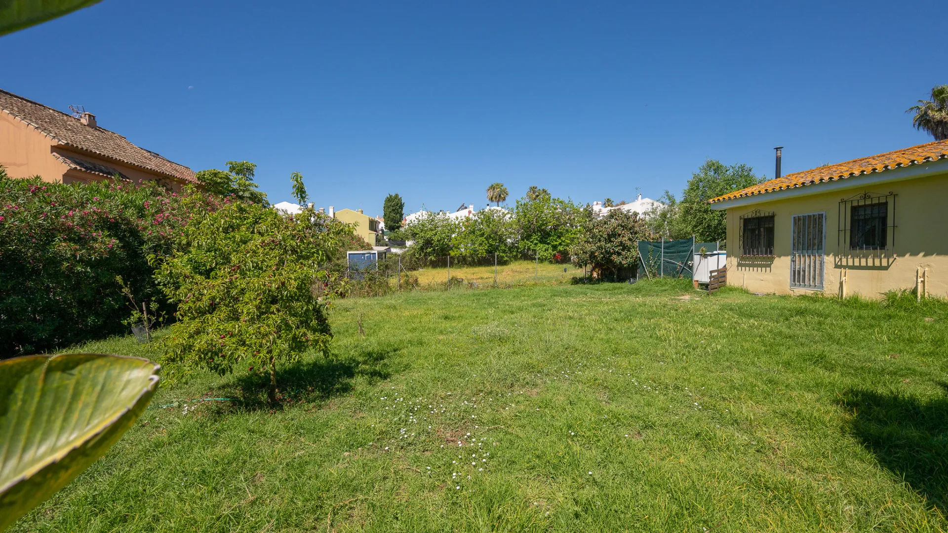 For sale plot in Diana Park