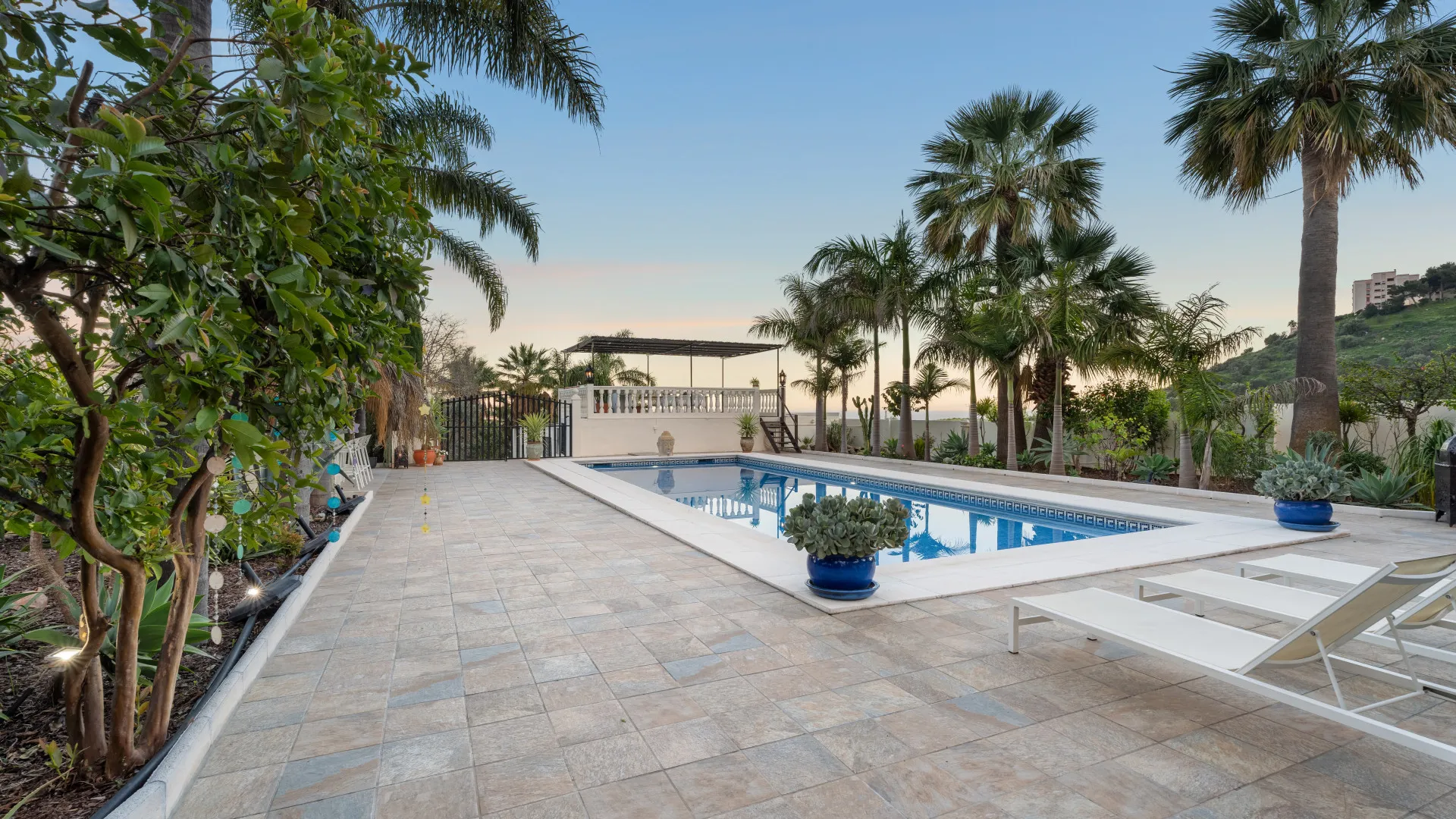 Hotel en venta en Benalmadena con 6 dormitorios