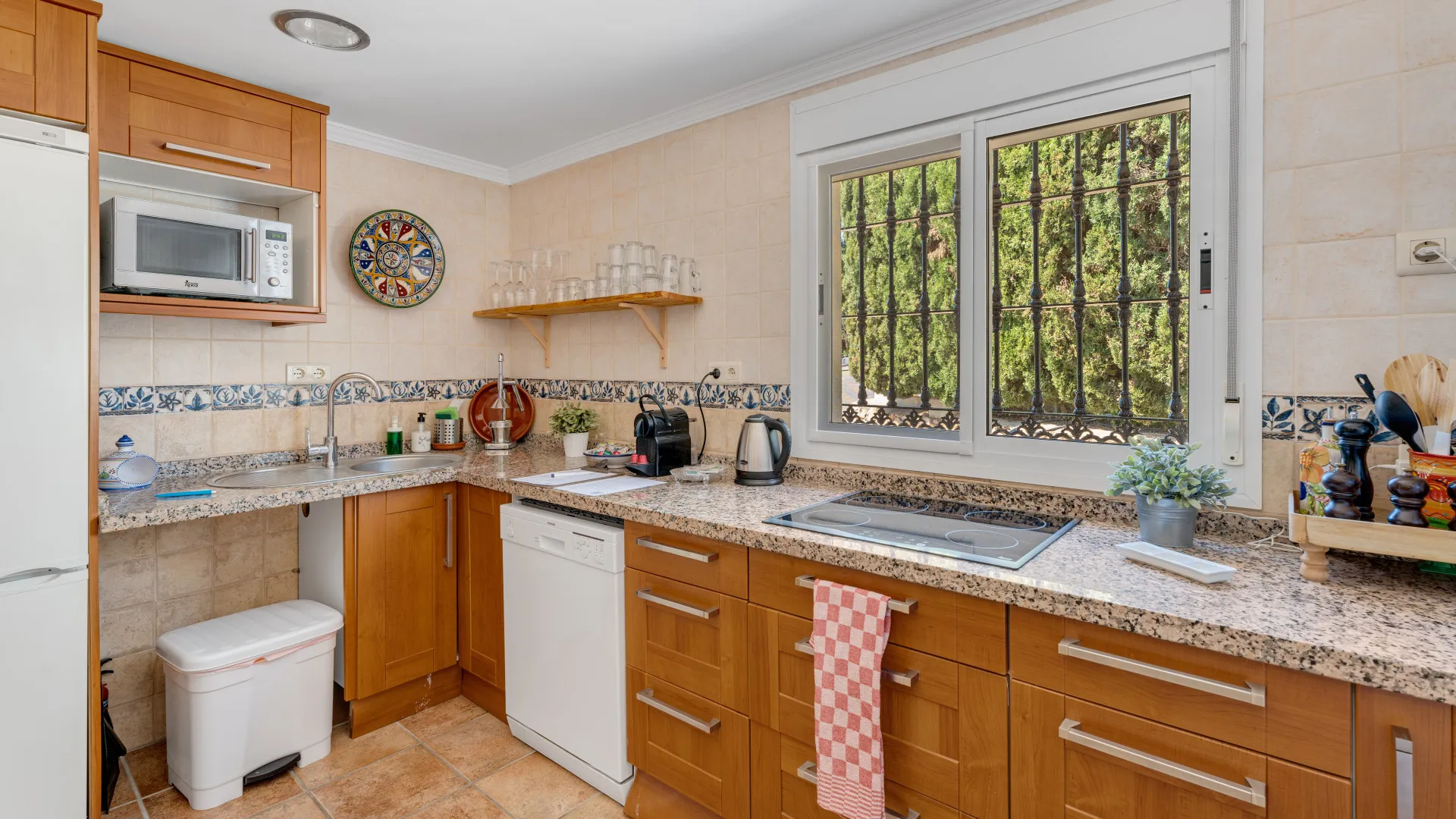 Hotel en venta en Benalmadena con 6 dormitorios