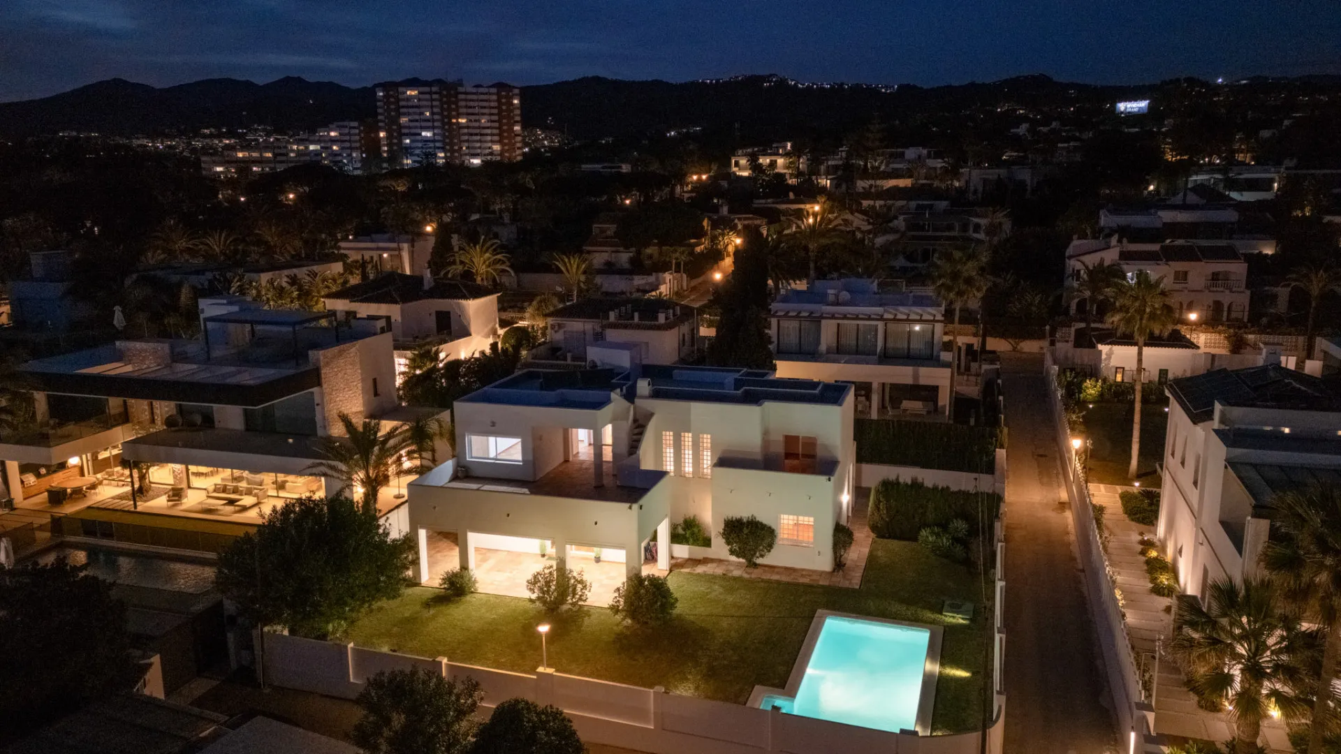 Comprar villa en Marbesa
