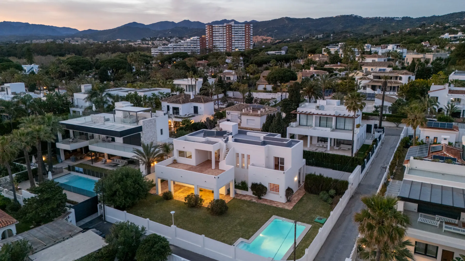 Comprar villa en Marbesa