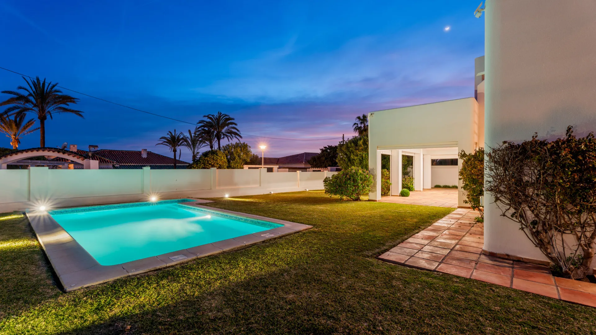 Comprar villa en Marbesa