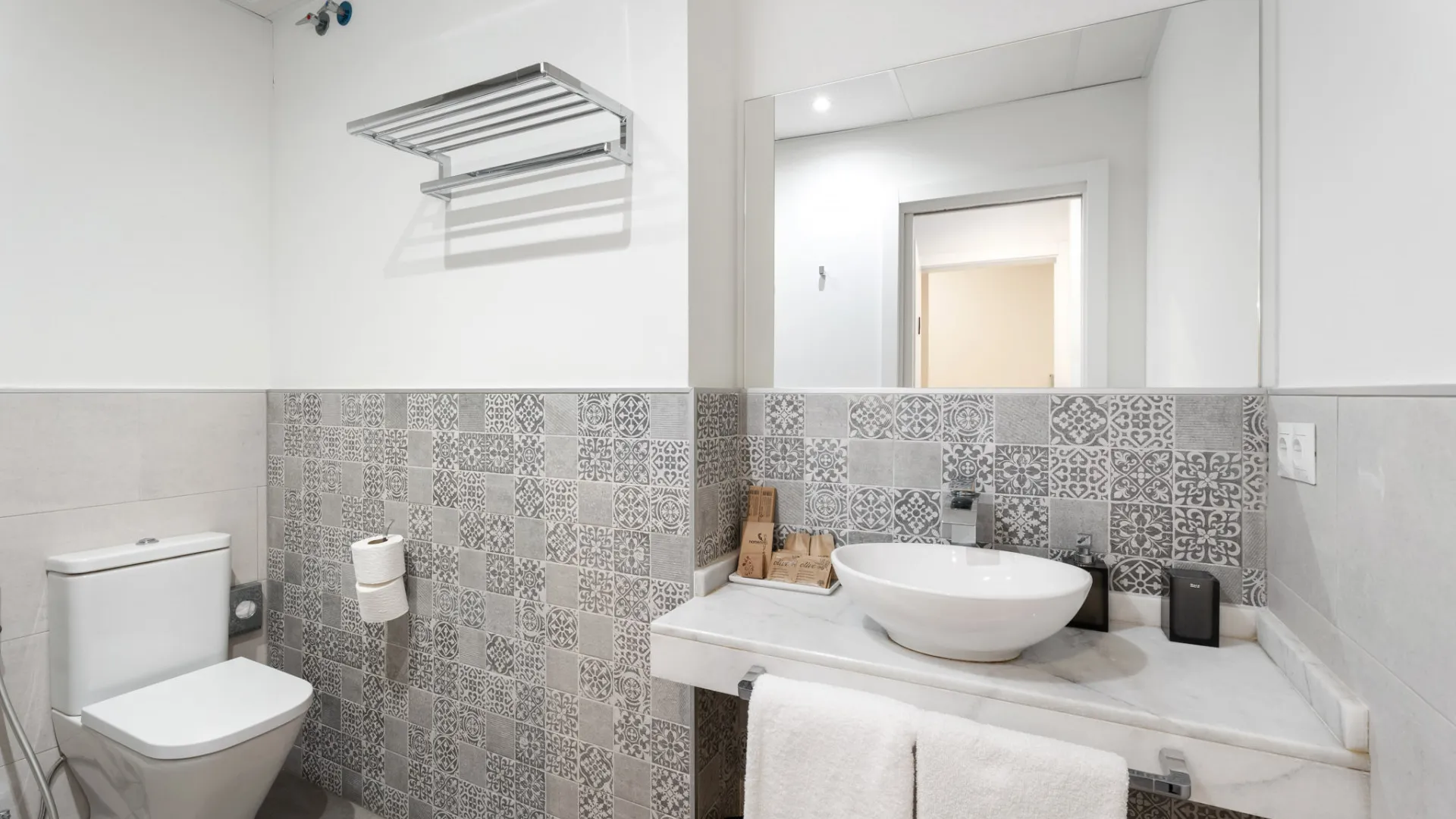 Hotel with 11 bedrooms for sale in Estepona