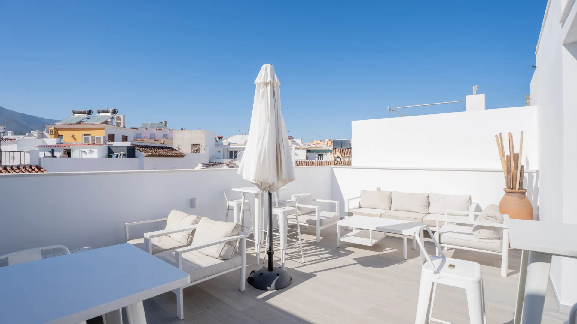 Hotel with 11 bedrooms for sale in Estepona